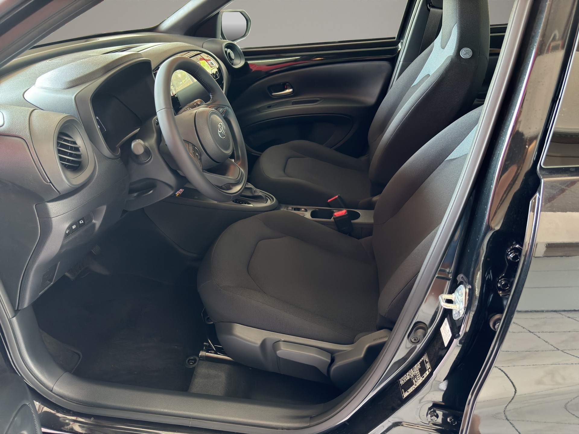 TOYOTA Aygo X 1.5 VVT-i HSD Trend e-CVT-image-9