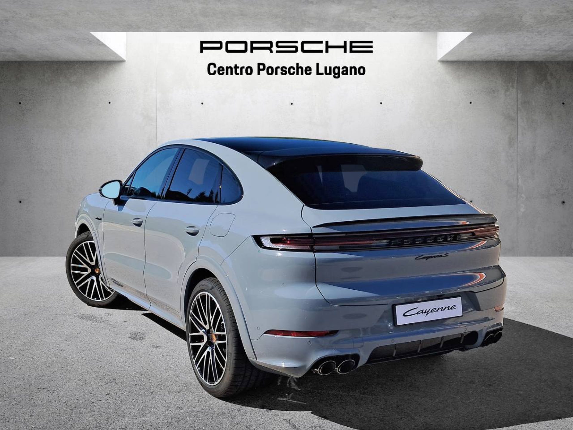 PORSCHE Cayenne S E-Hybrid Coupé Black Edition-image-2