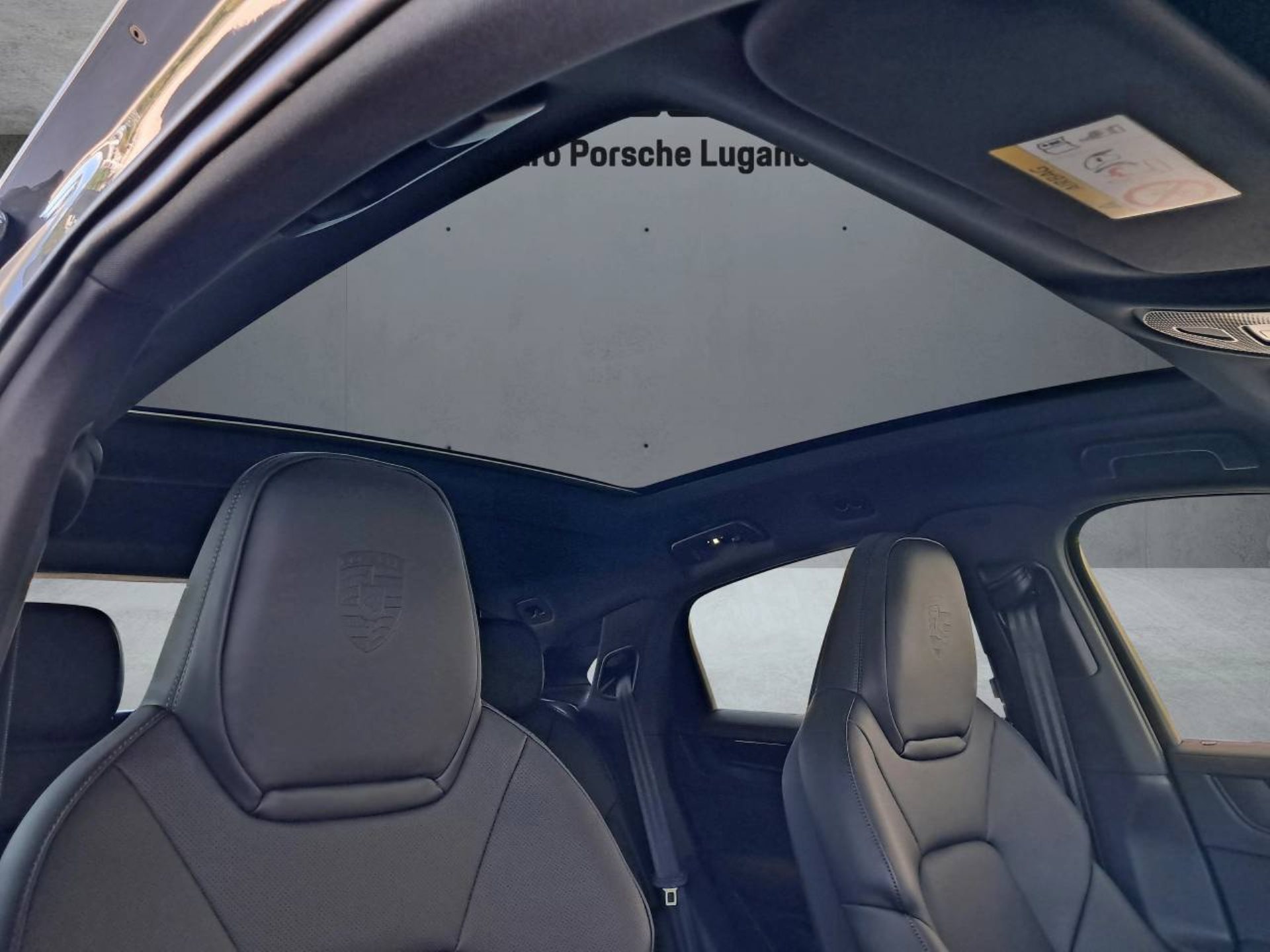 PORSCHE Cayenne S E-Hybrid Coupé Black Edition-image-18