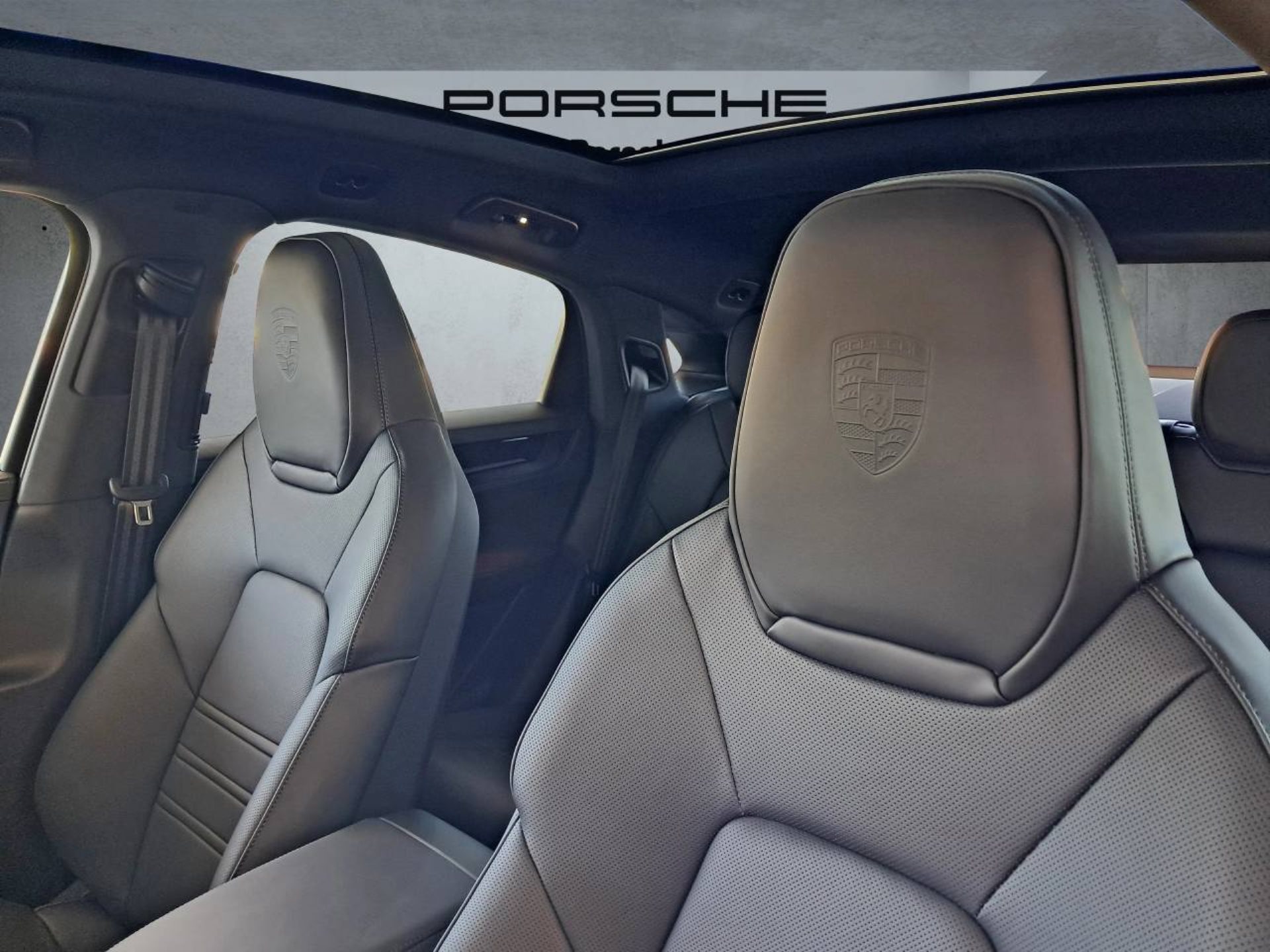 PORSCHE Cayenne S E-Hybrid Coupé Black Edition-image-28