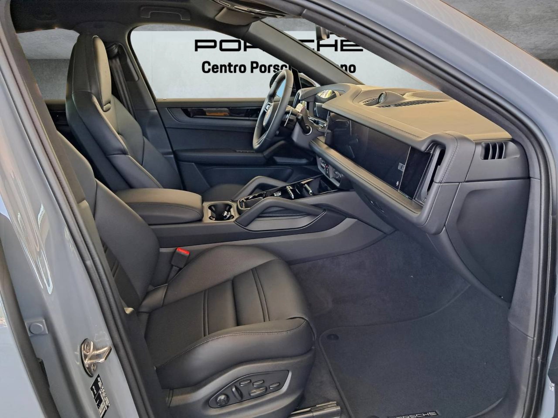 PORSCHE Cayenne S E-Hybrid Coupé Black Edition-image-13