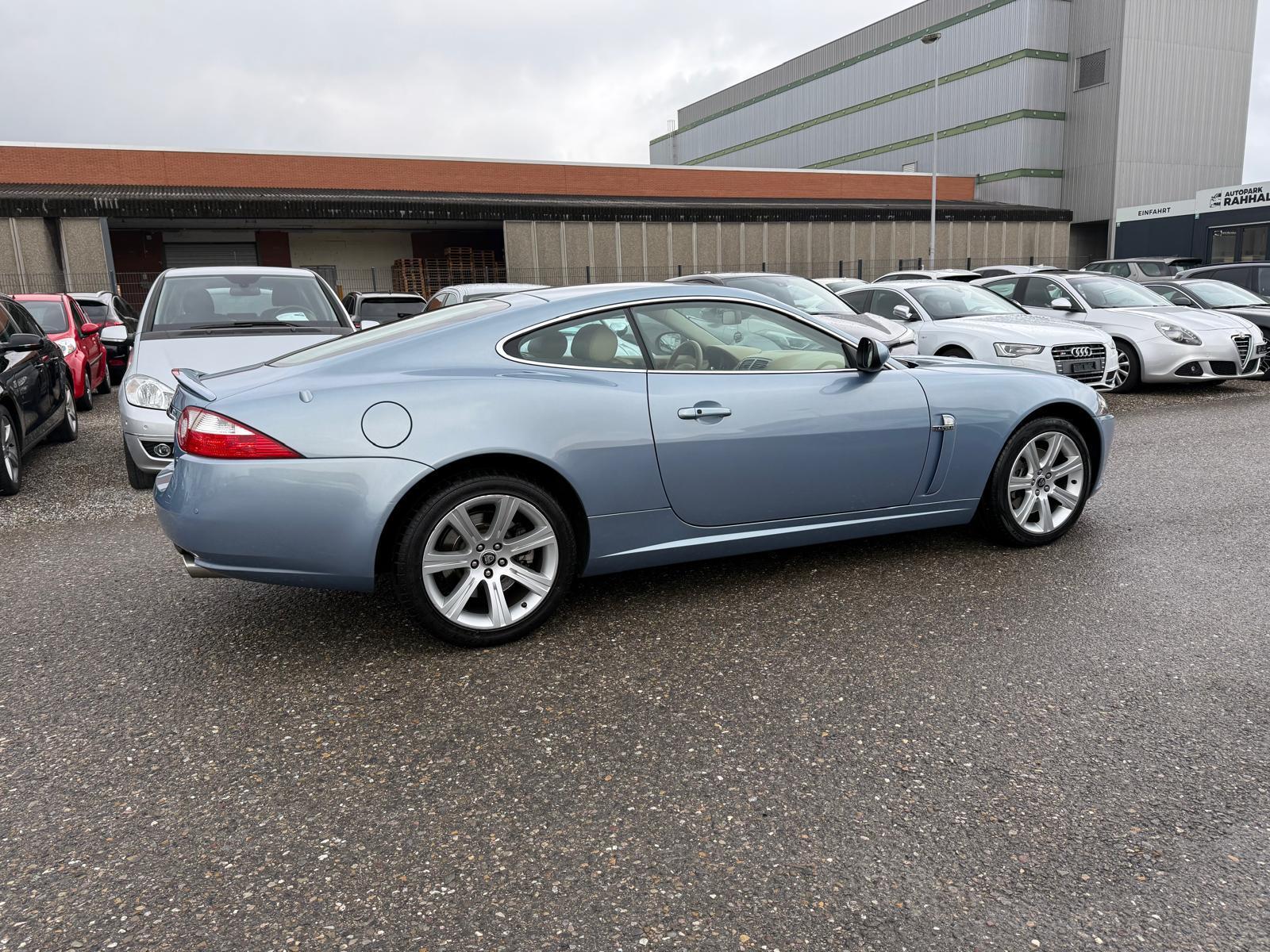 JAGUAR XK Coupé 4.2 V8-image-7