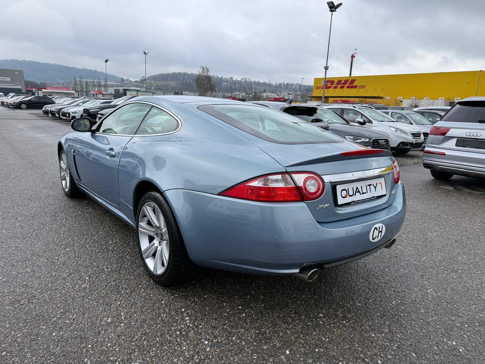 JAGUAR XK Coupé 4.2 V8-image-3