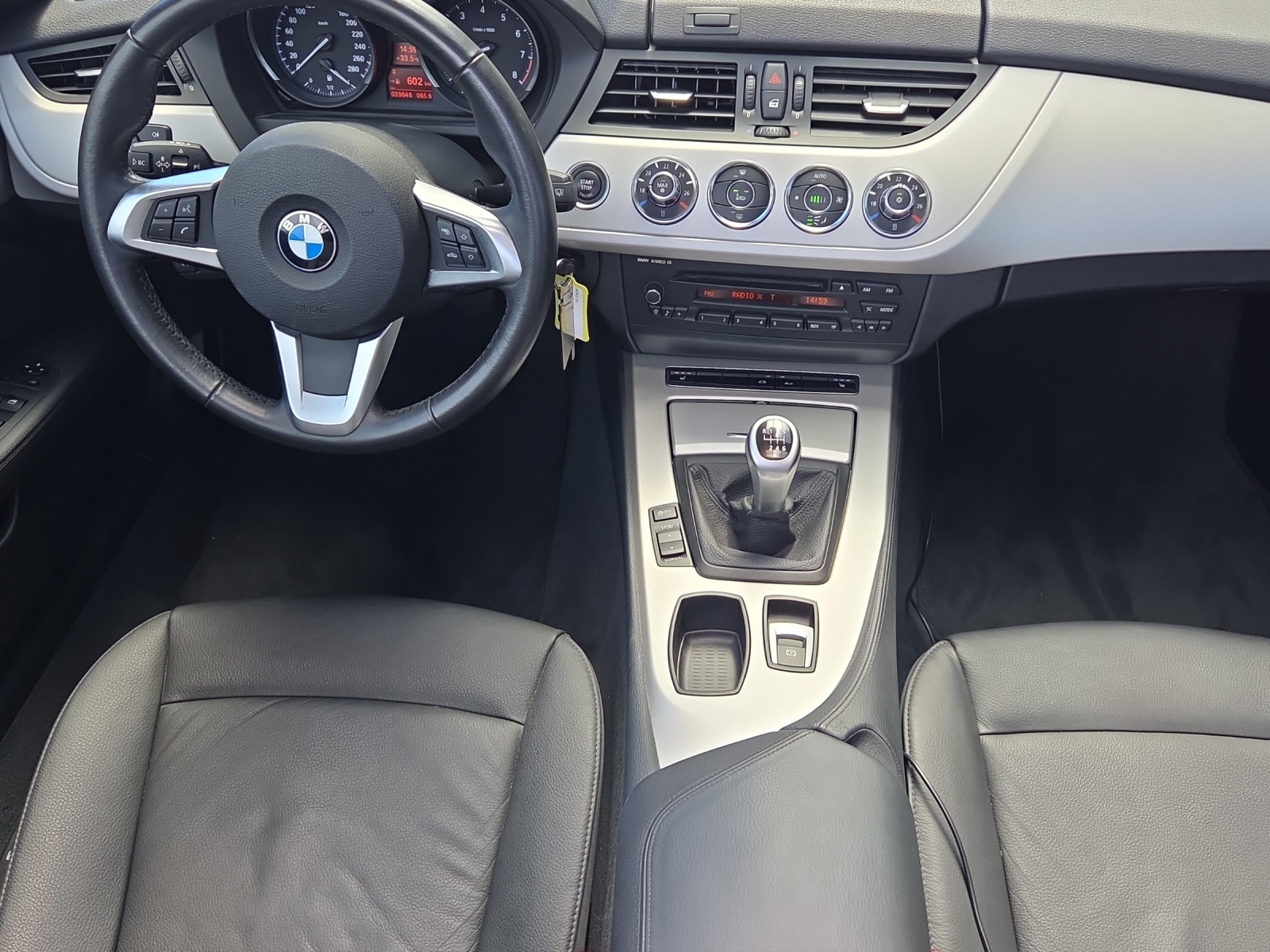 BMW Z4 sDrive30i-image-8