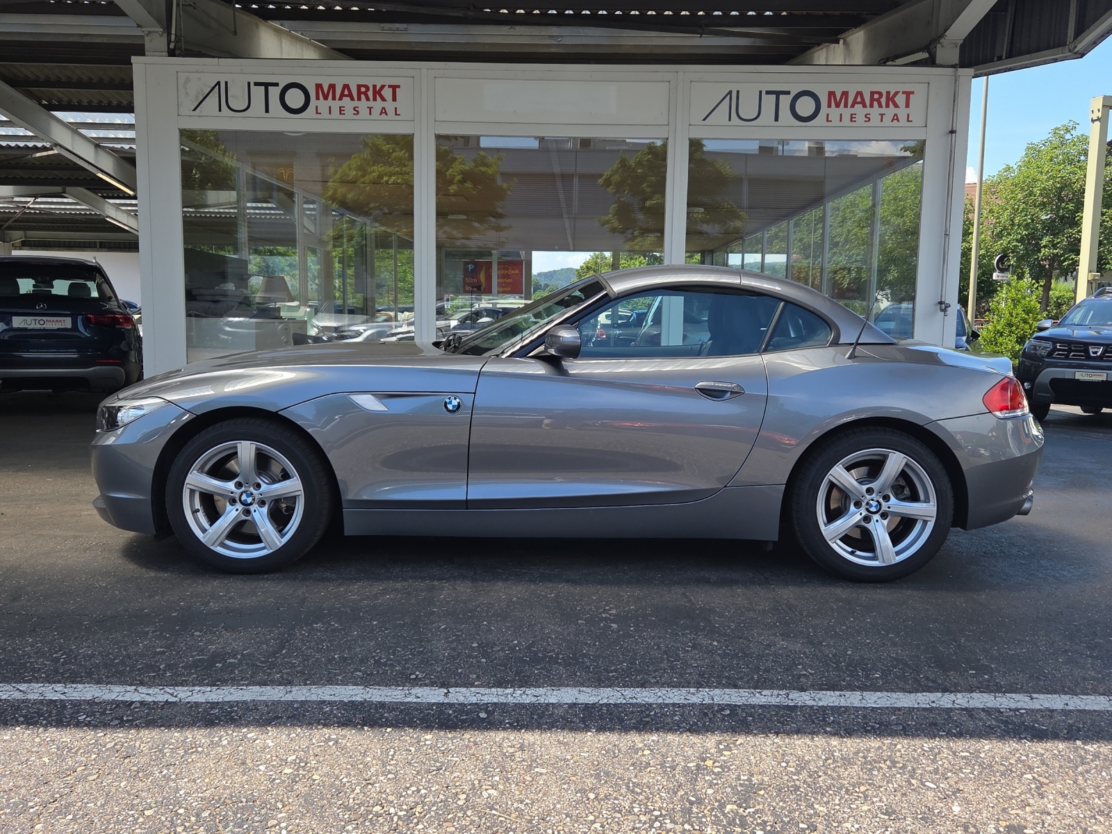 BMW Z4 sDrive30i-image-1