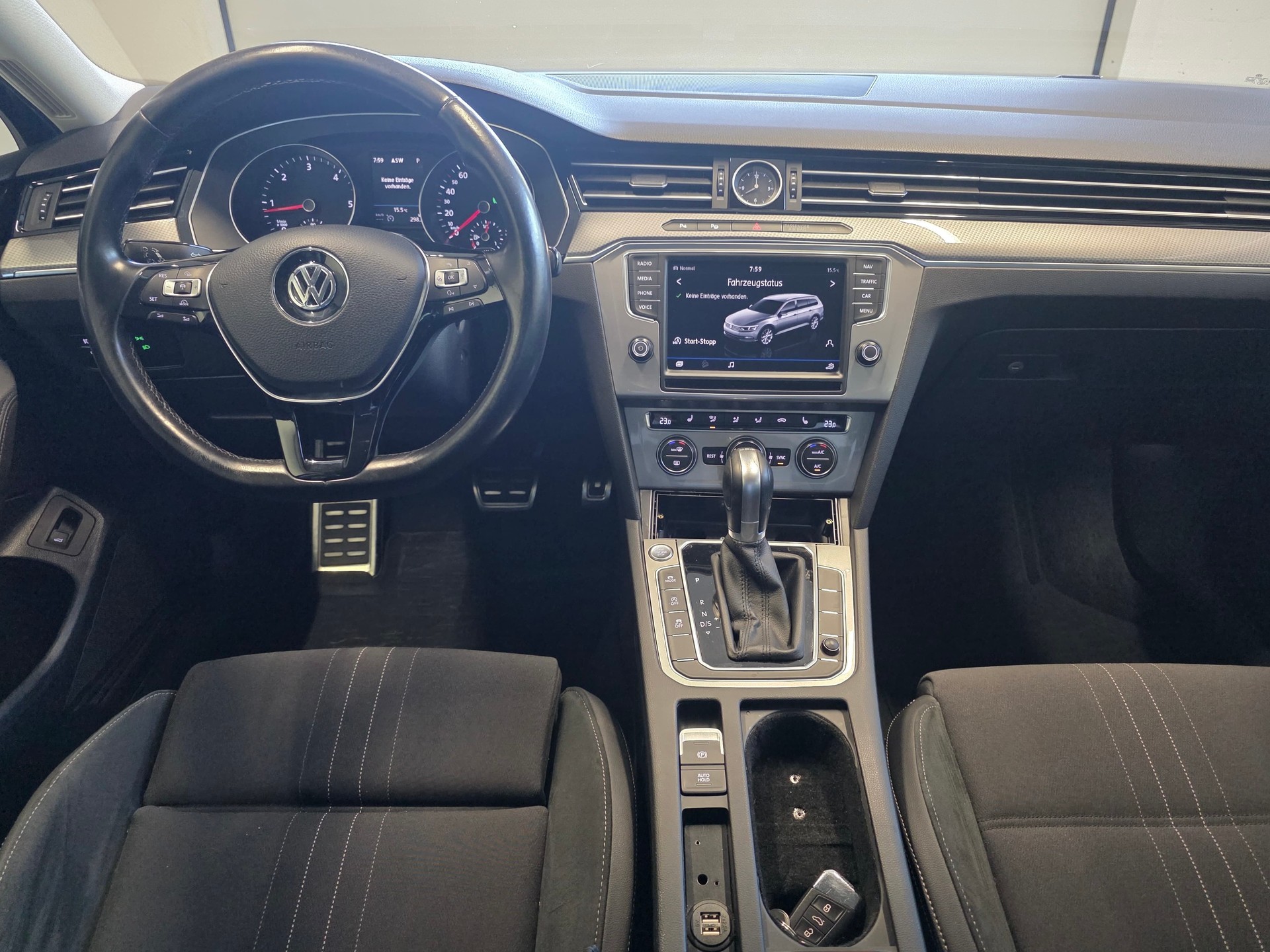VW Passat Alltrack 2.0 TDI BMT 4Motion DSG-image-3