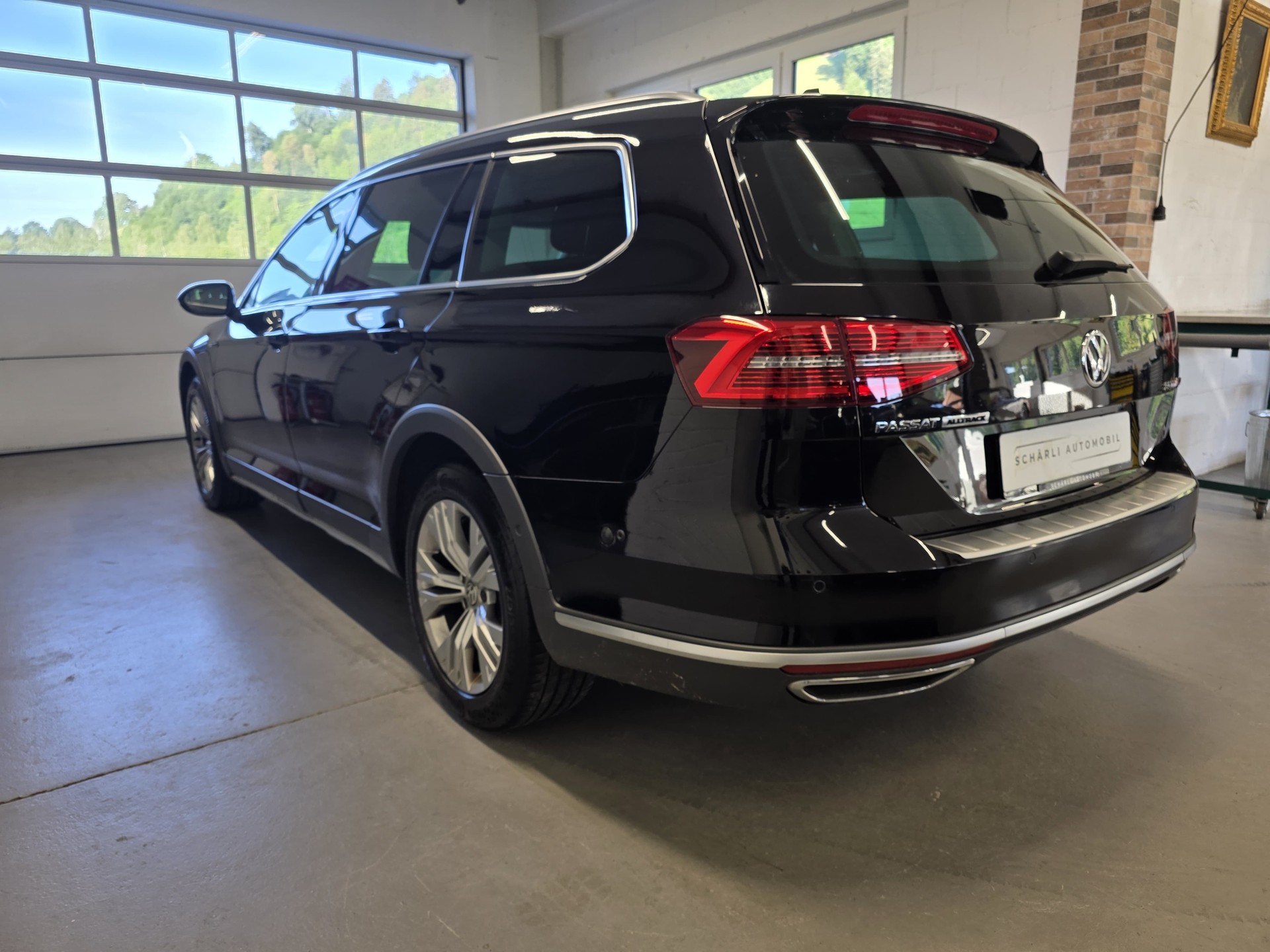 VW Passat Alltrack 2.0 TDI BMT 4Motion DSG-image-4
