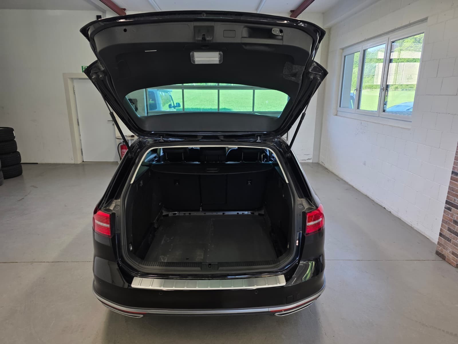 VW Passat Alltrack 2.0 TDI BMT 4Motion DSG-image-11