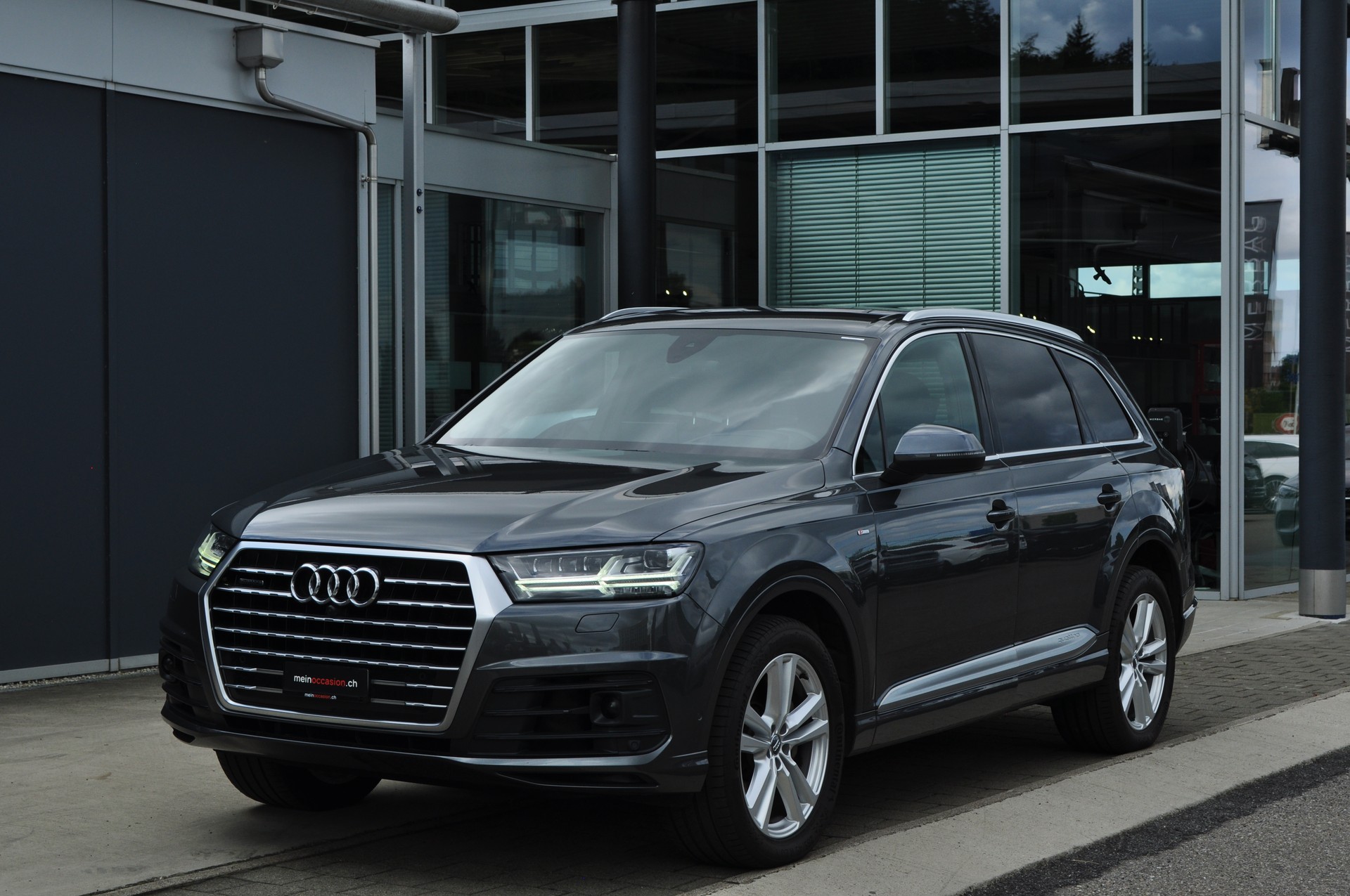 AUDI Q7 50 TDI quattro-image-1