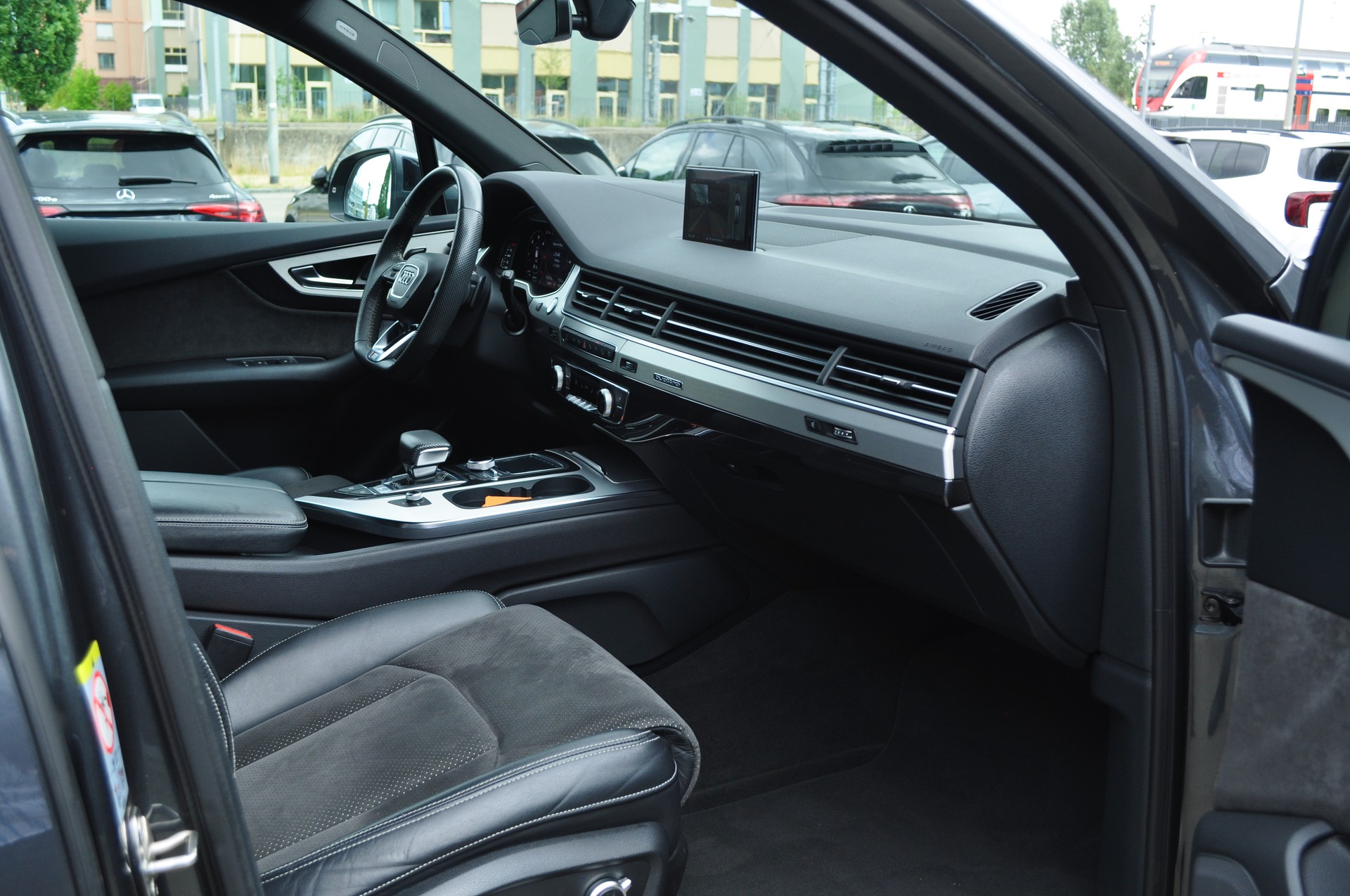 AUDI Q7 50 TDI quattro-image-6