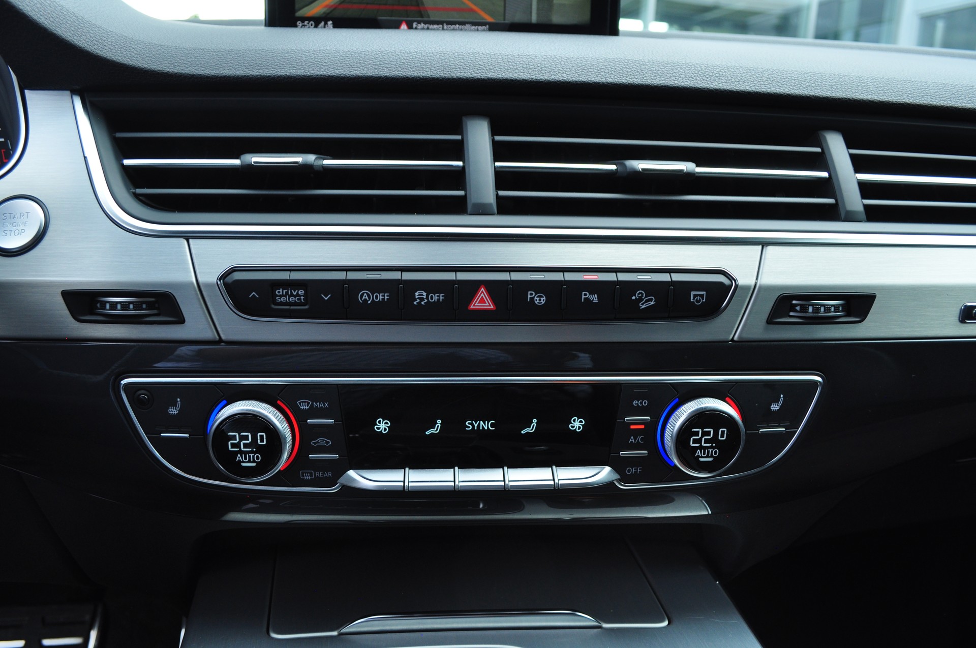 AUDI Q7 50 TDI quattro-image-18