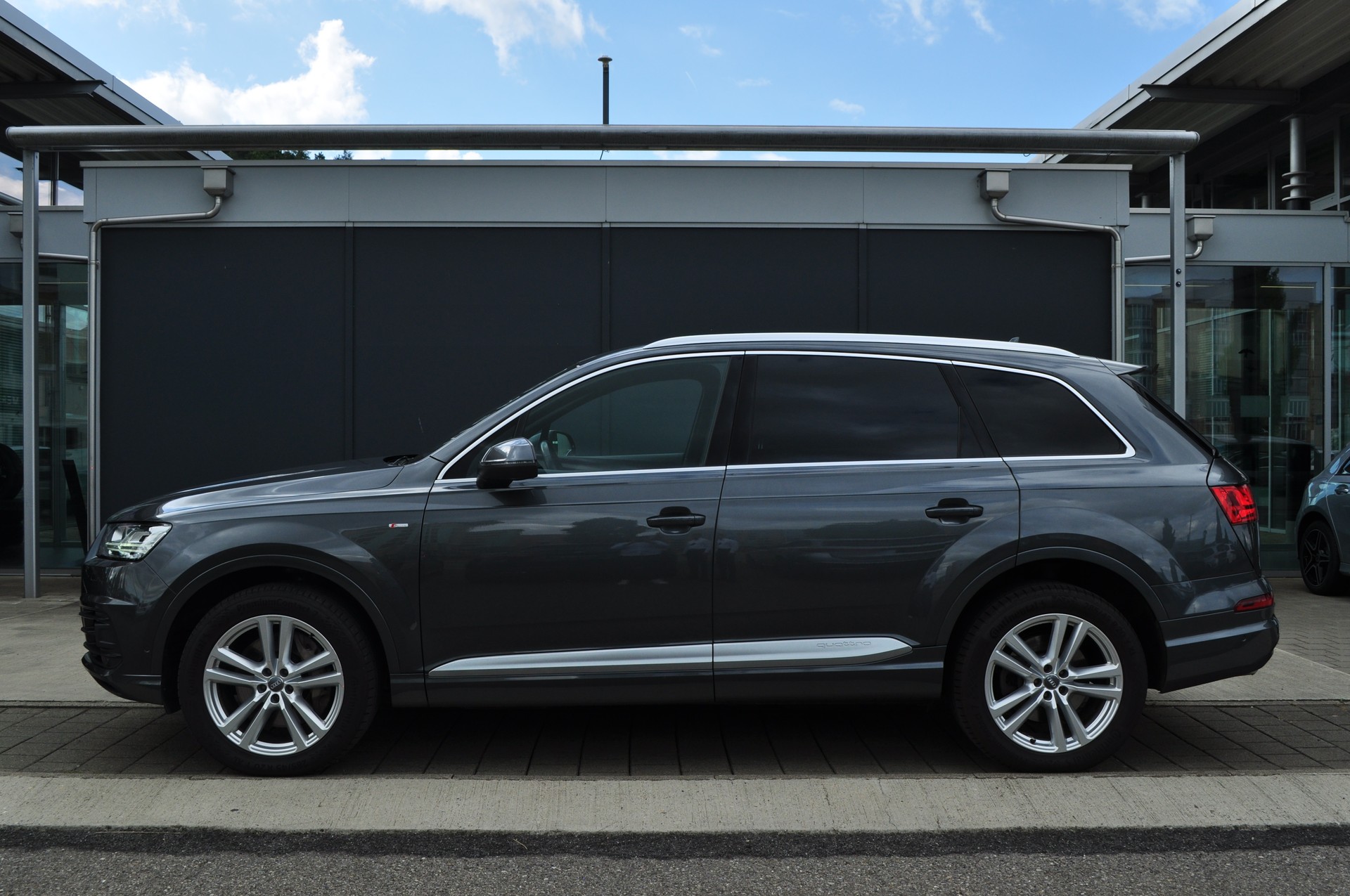 AUDI Q7 50 TDI quattro-image-2