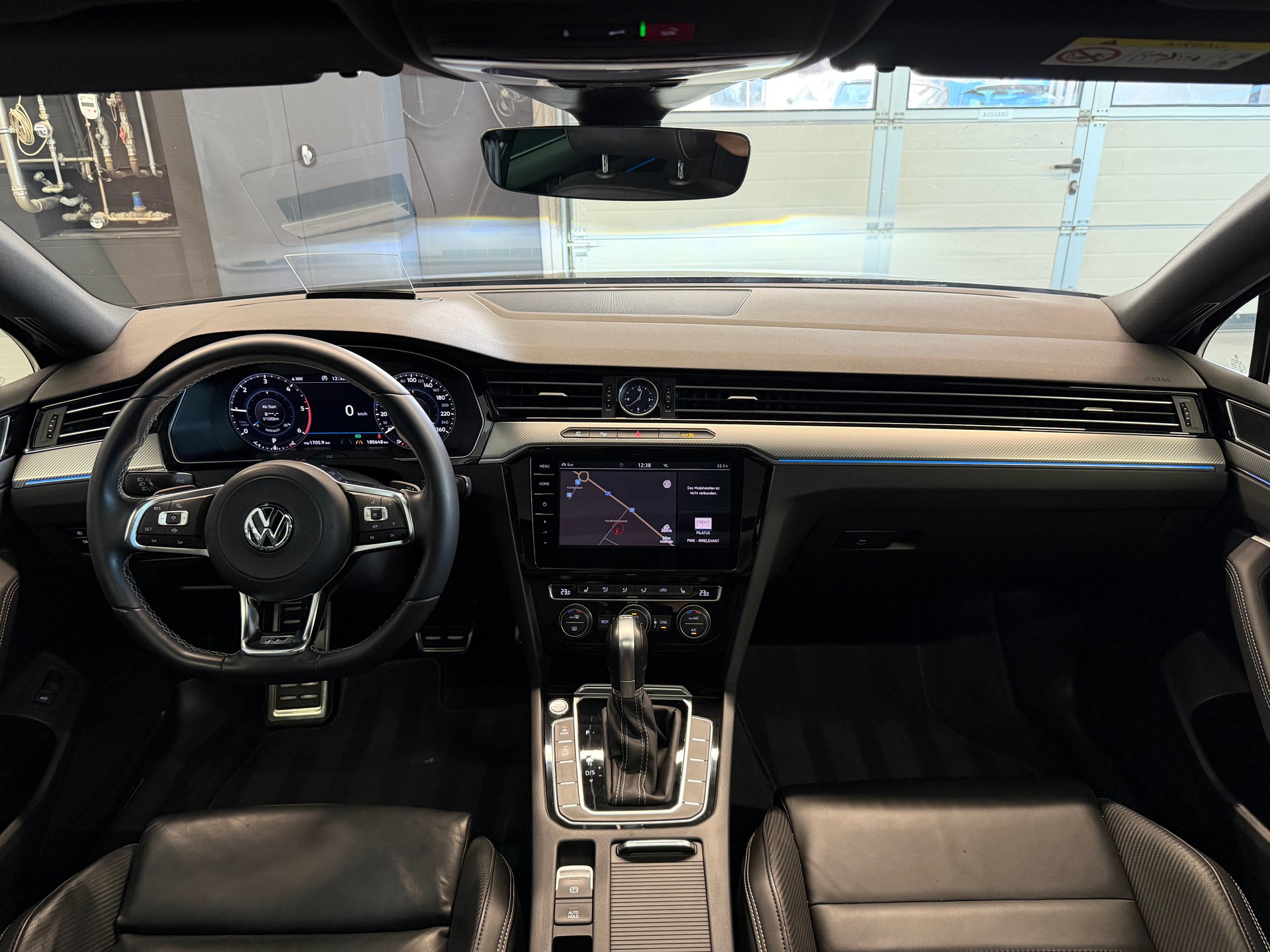 VW Passat Variant 2.0 TDI BMT R-Line - Highline DSG 4Motion-image-15