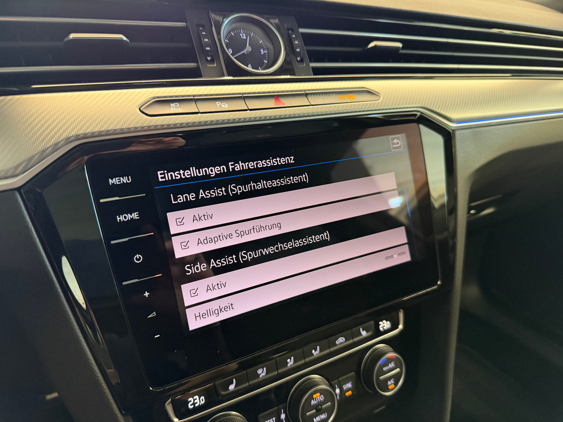 VW Passat Variant 2.0 TDI BMT R-Line - Highline DSG 4Motion-image-19