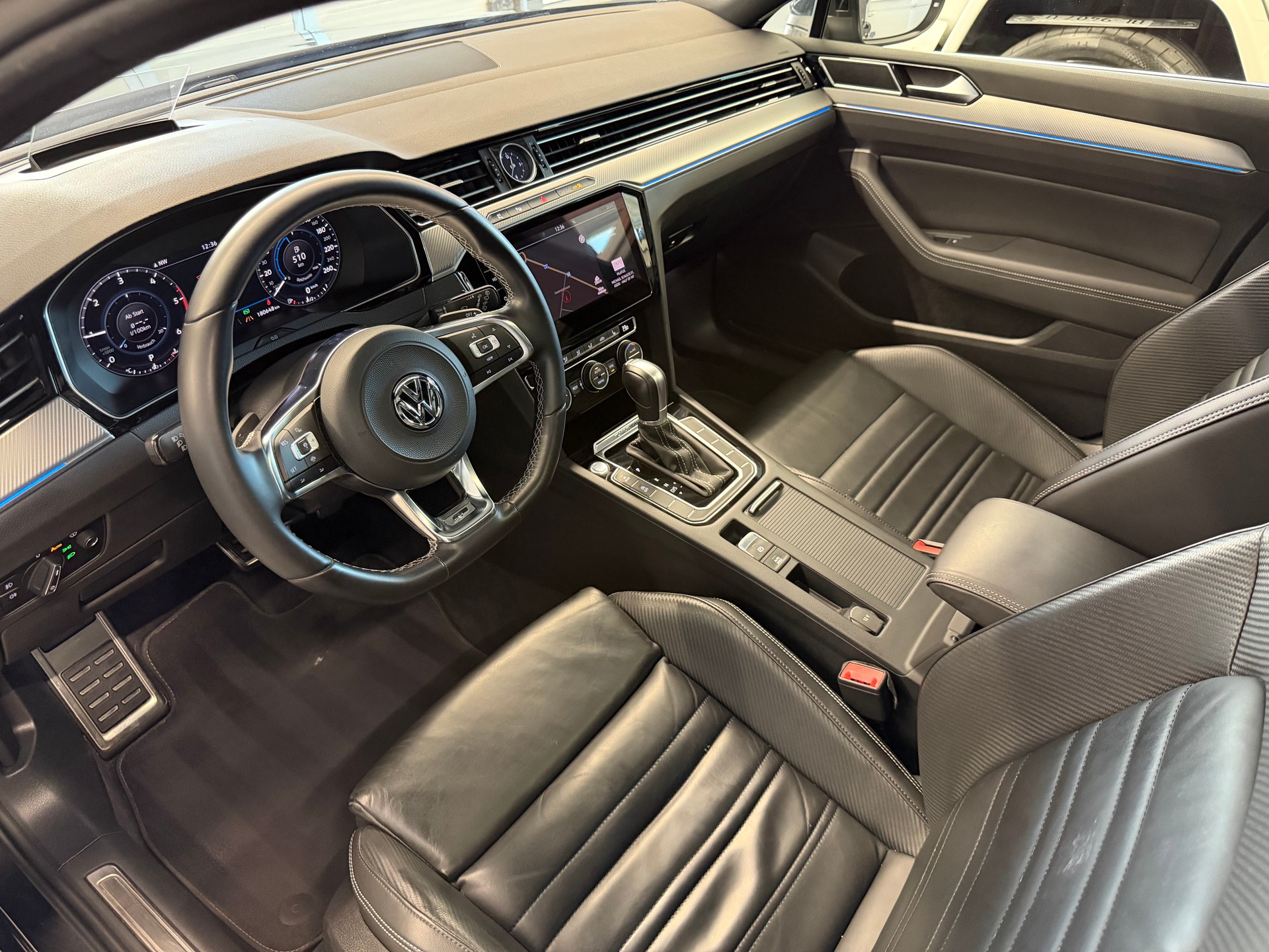 VW Passat Variant 2.0 TDI BMT R-Line - Highline DSG 4Motion-image-9