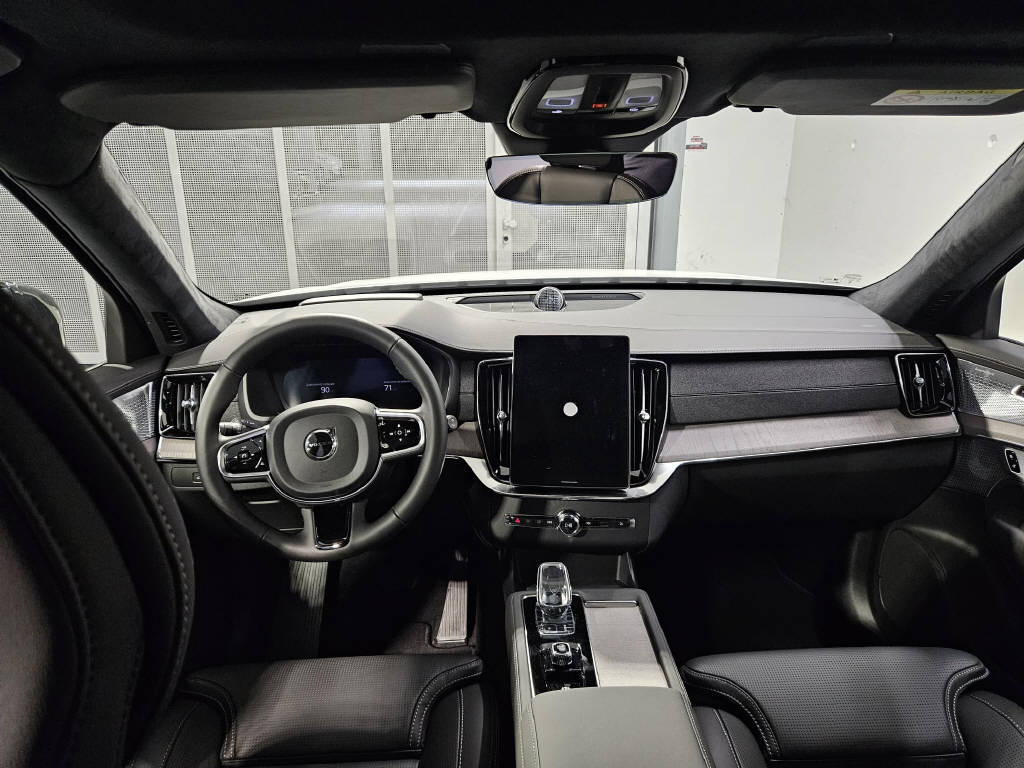 VOLVO XC90 2.0 T8 TE Ultra Dark eAWD-image-7