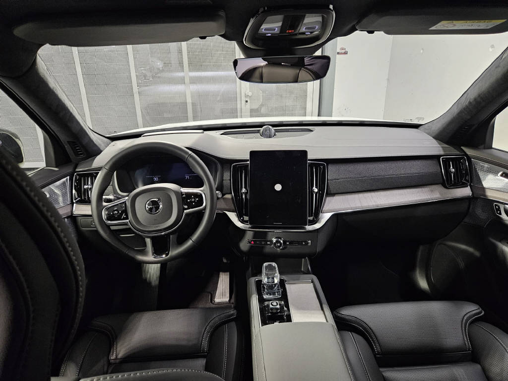 VOLVO XC90 2.0 T8 TE Ultra Dark eAWD-image-6