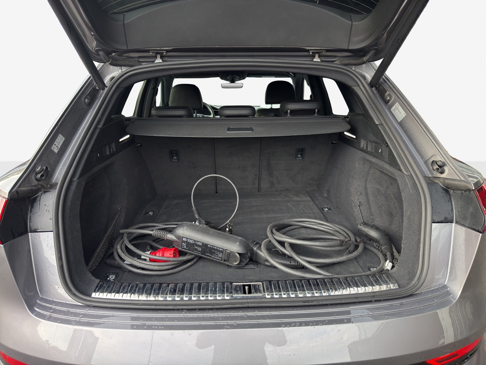 AUDI e-tron 55 Advanced quattro-image-13