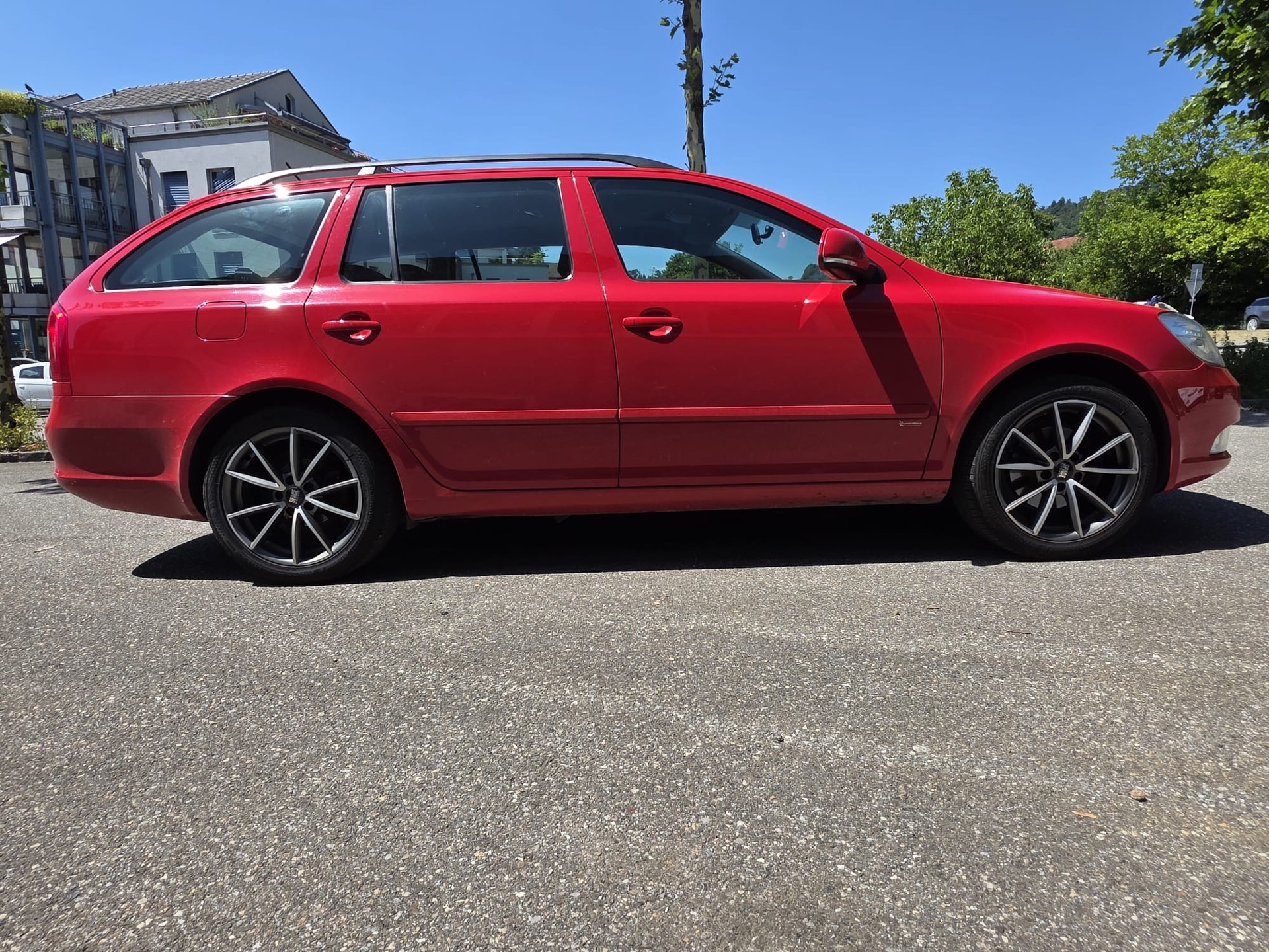 SKODA Octavia Combi 1.8 TSI Elegance DSG-image-11