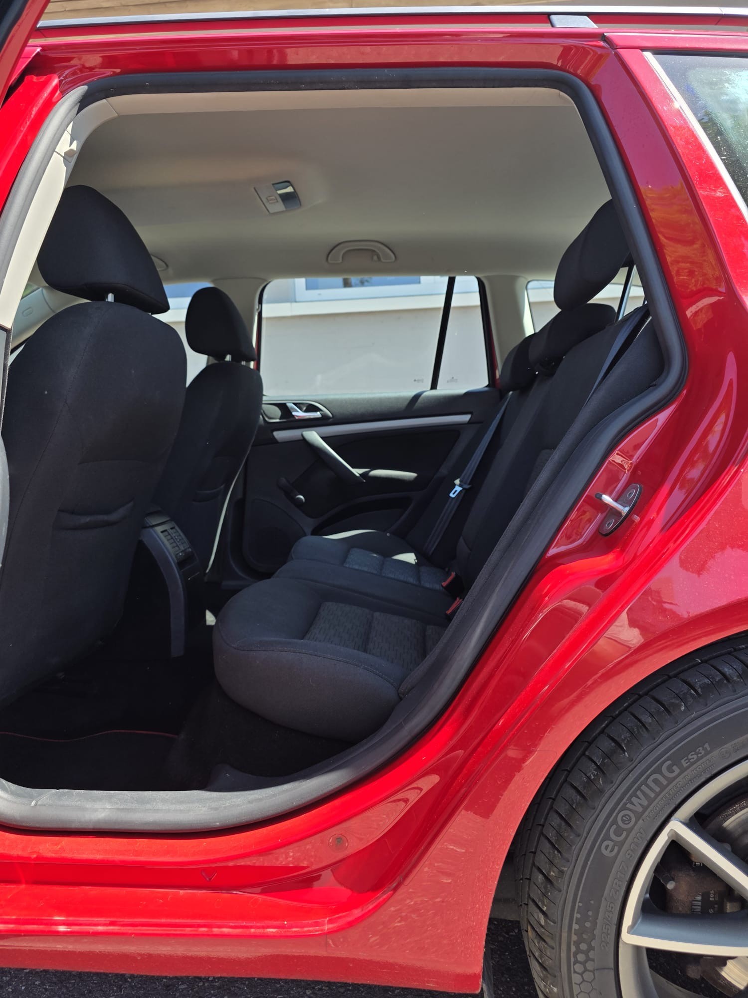 SKODA Octavia Combi 1.8 TSI Elegance DSG-image-9
