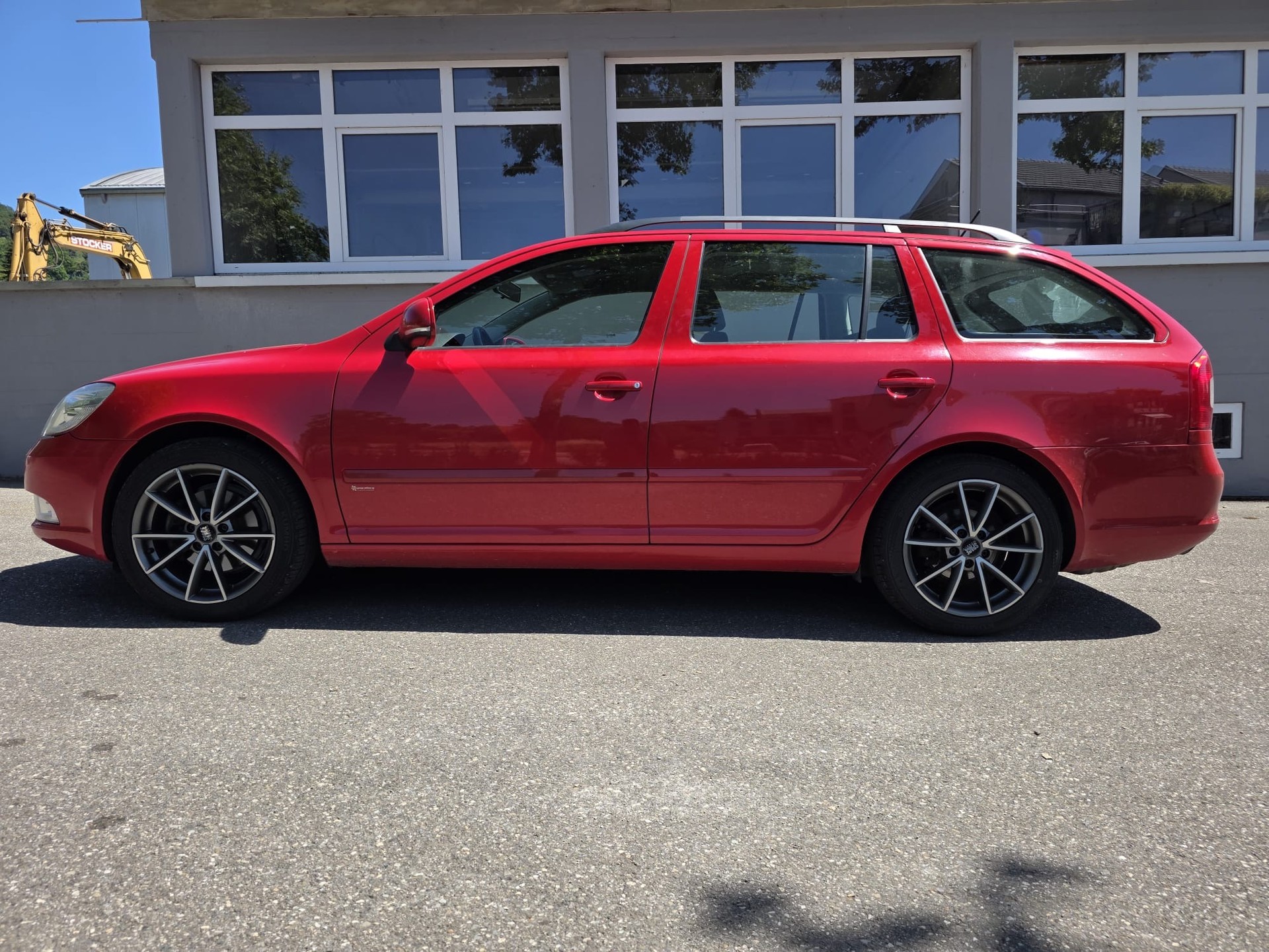 SKODA Octavia Combi 1.8 TSI Elegance DSG-image-12