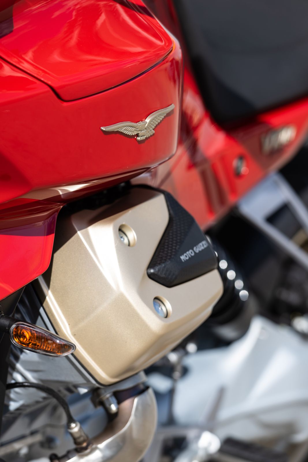 MOTO GUZZI V100 Mandello-image-2