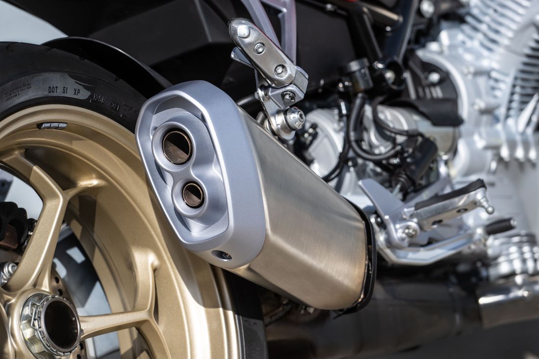 MOTO GUZZI V100 Mandello-image-3