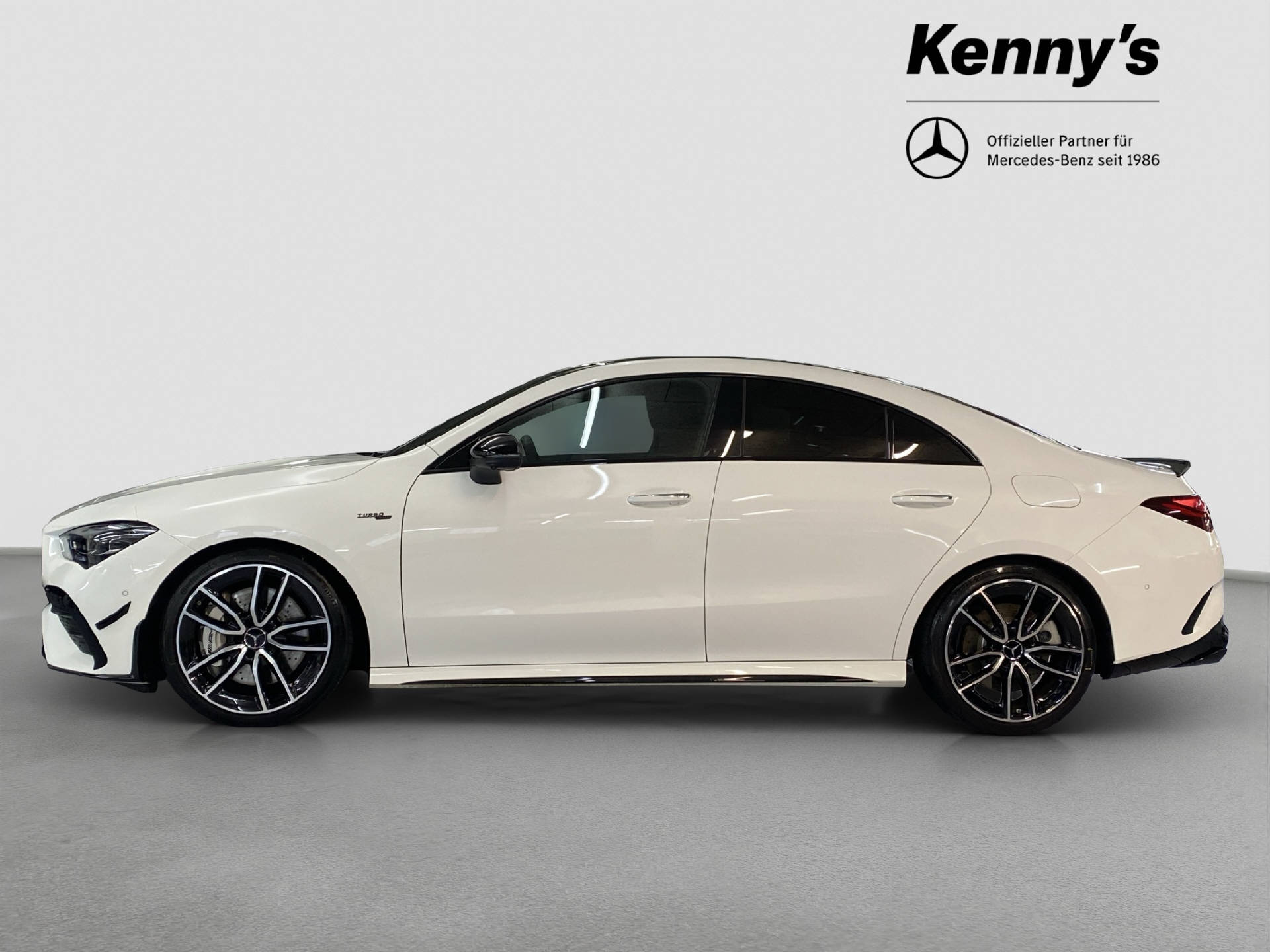 MERCEDES-BENZ CLA 35 AMG 4MATIC-showroom-element-2