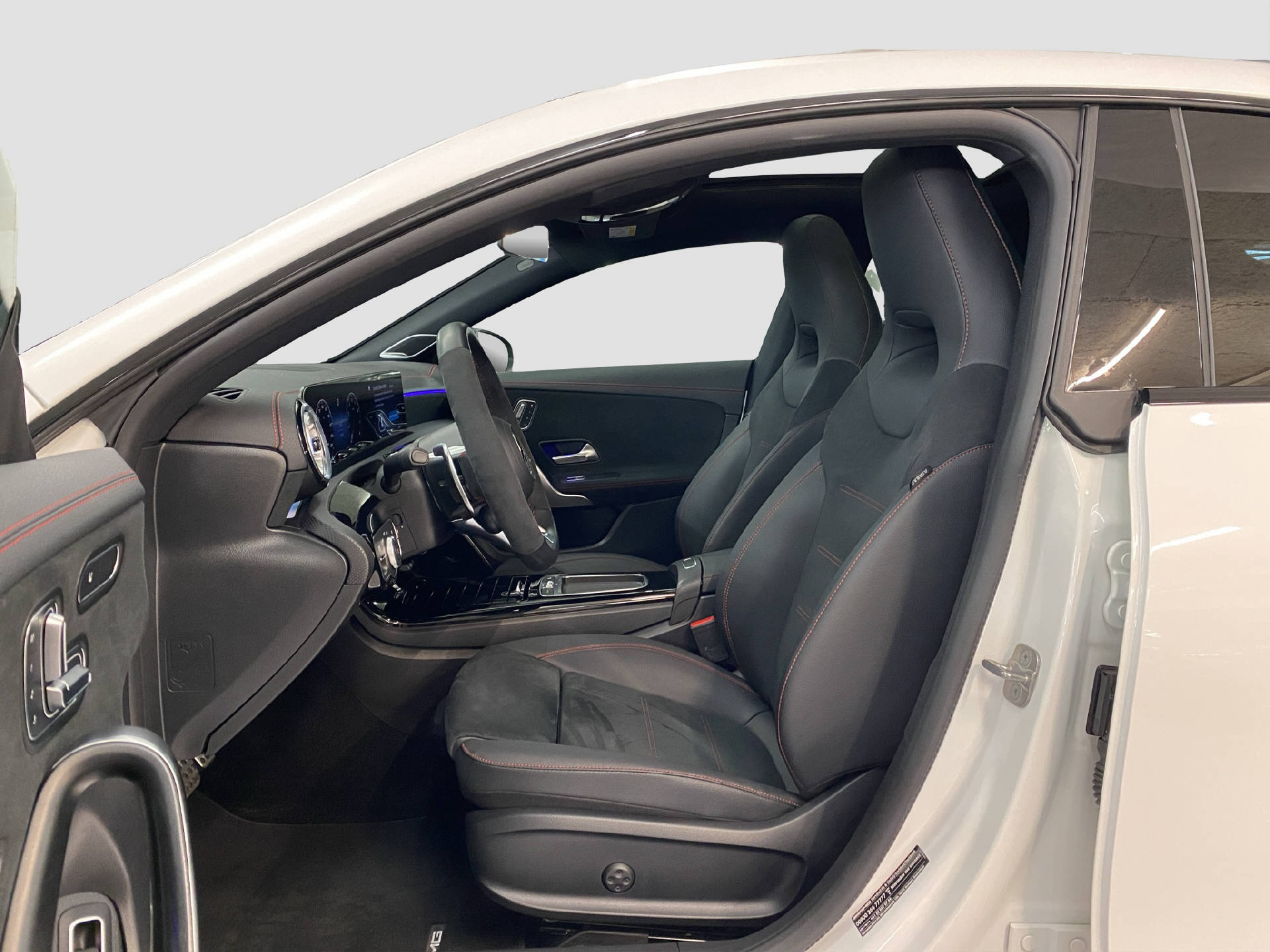 MERCEDES-BENZ CLA 35 AMG 4MATIC-image-6