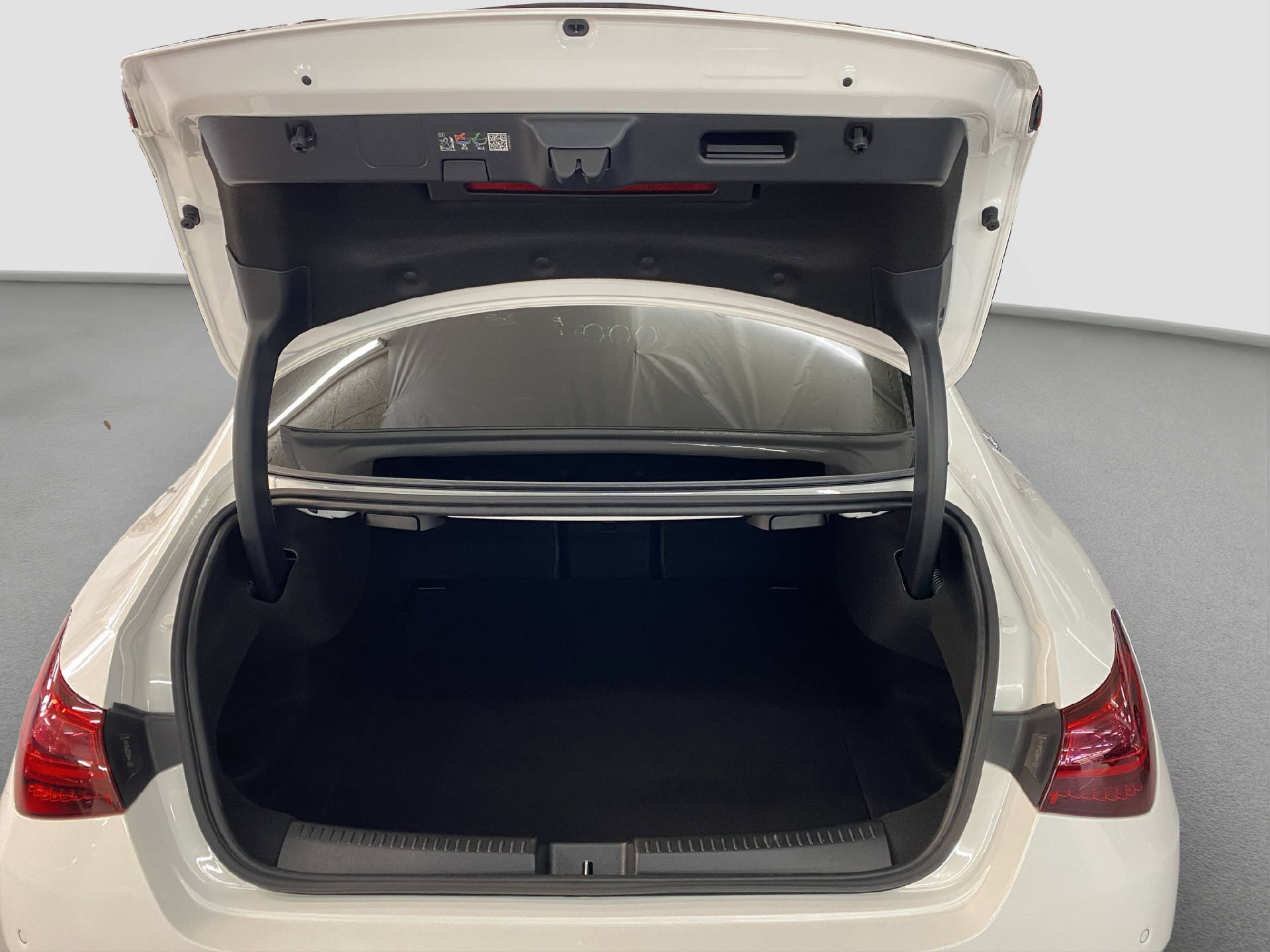 MERCEDES-BENZ CLA 35 AMG 4MATIC-image-12