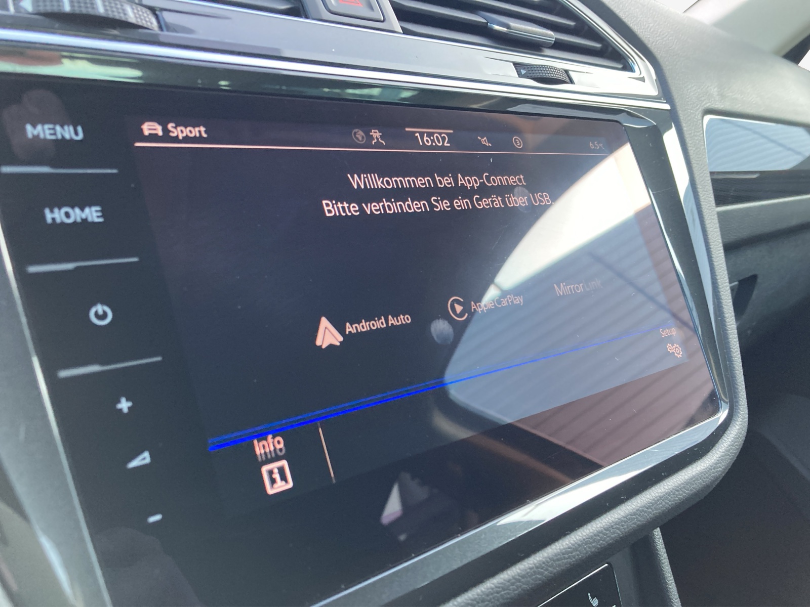 VW Tiguan 2.0 TDI SCR Elegance 4Motion DSG-image-15