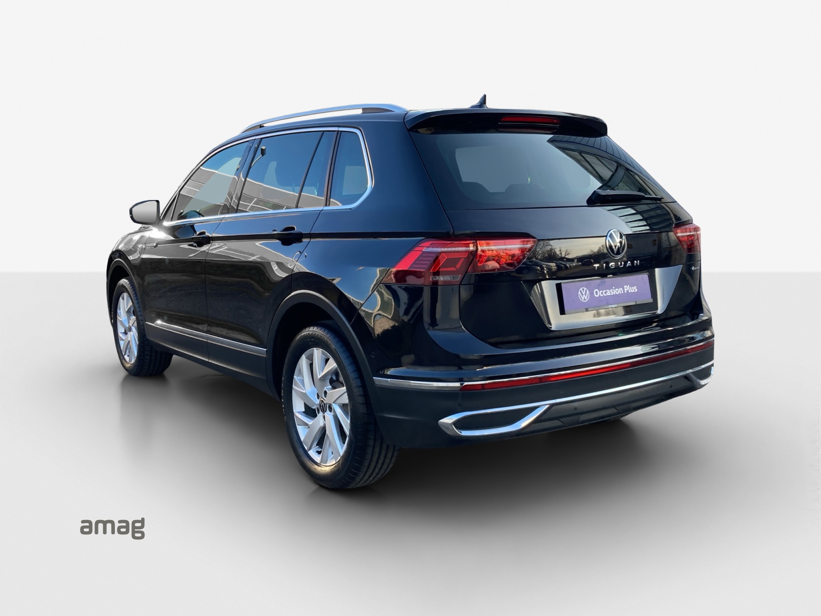 VW Tiguan 2.0 TDI SCR Elegance 4Motion DSG-image-2