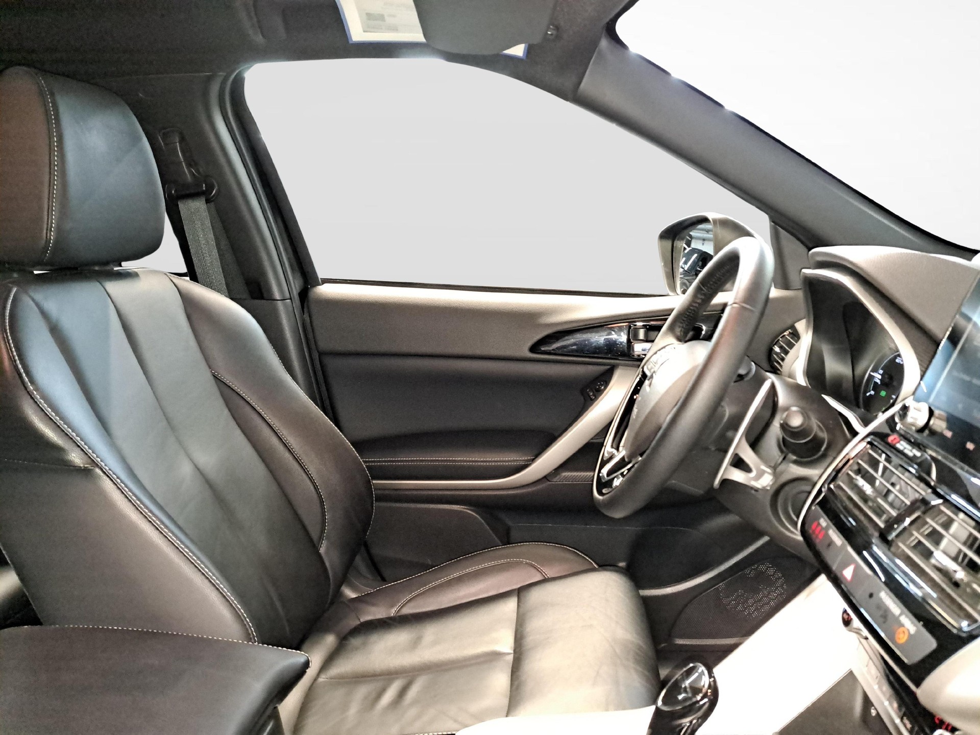 MITSUBISHI Eclipse Cross 2.4 PHEV Instyle 4x4-image-9