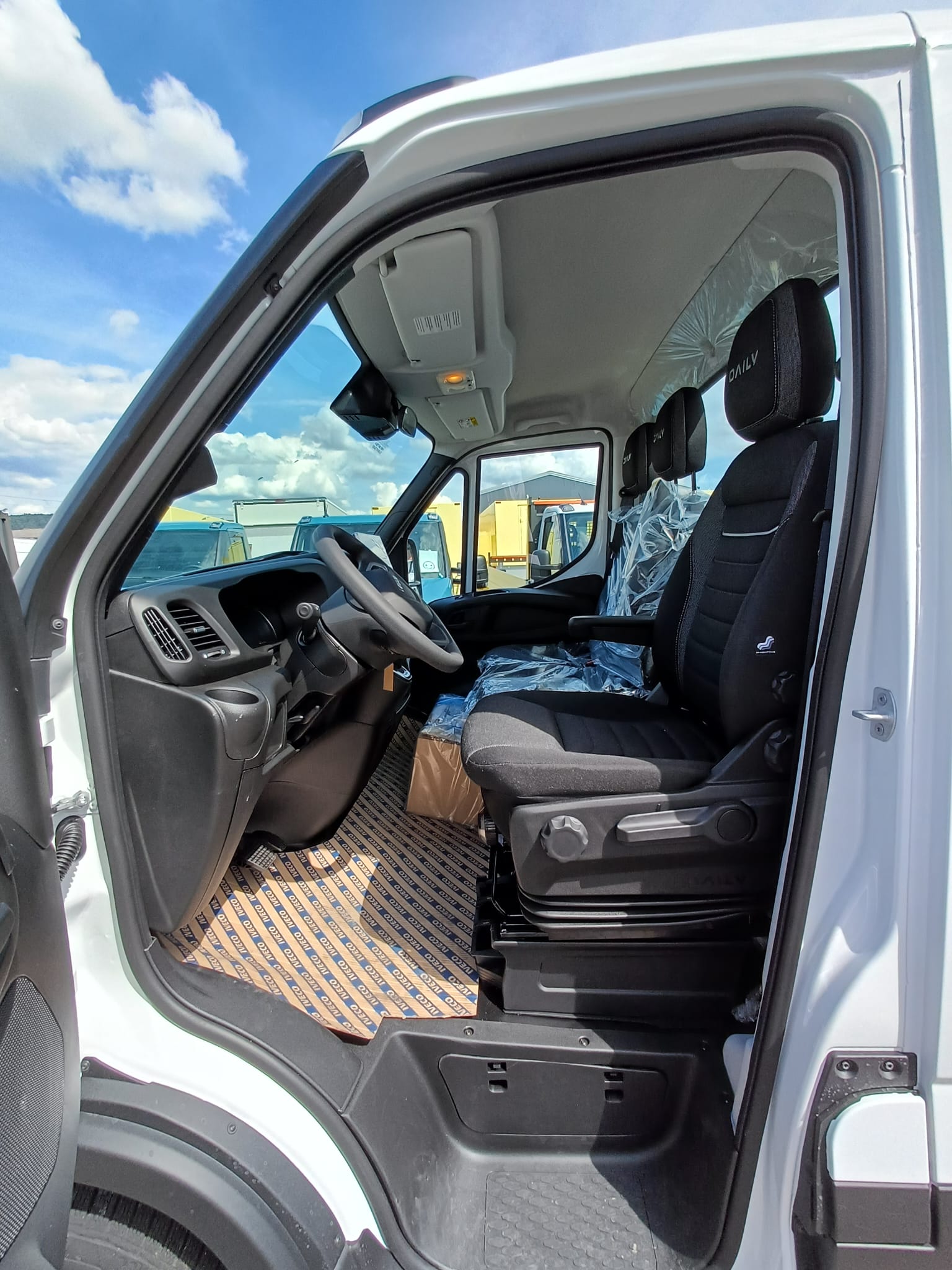 IVECO IVECO DAILY 35S18HA8 3.0L 180PS, PERFEKT FÜR KOFFER, BLACHE, BRÜCKE AUFBAU-image-4