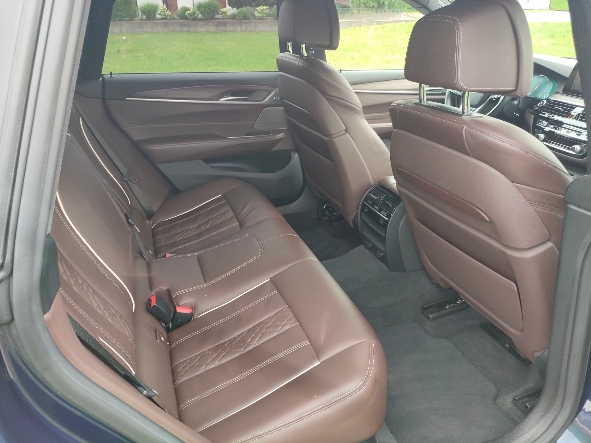 BMW 640i xDrive-image-4