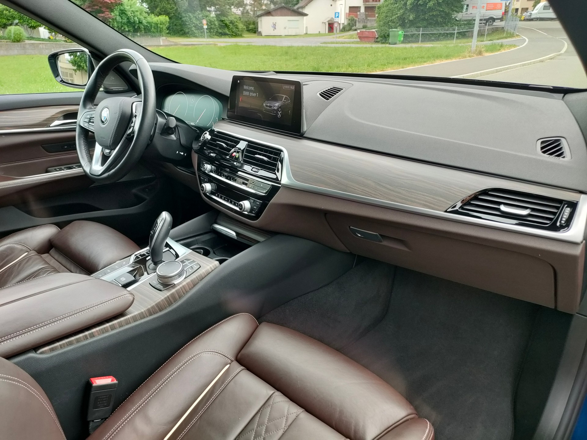 BMW 640i xDrive-image-2