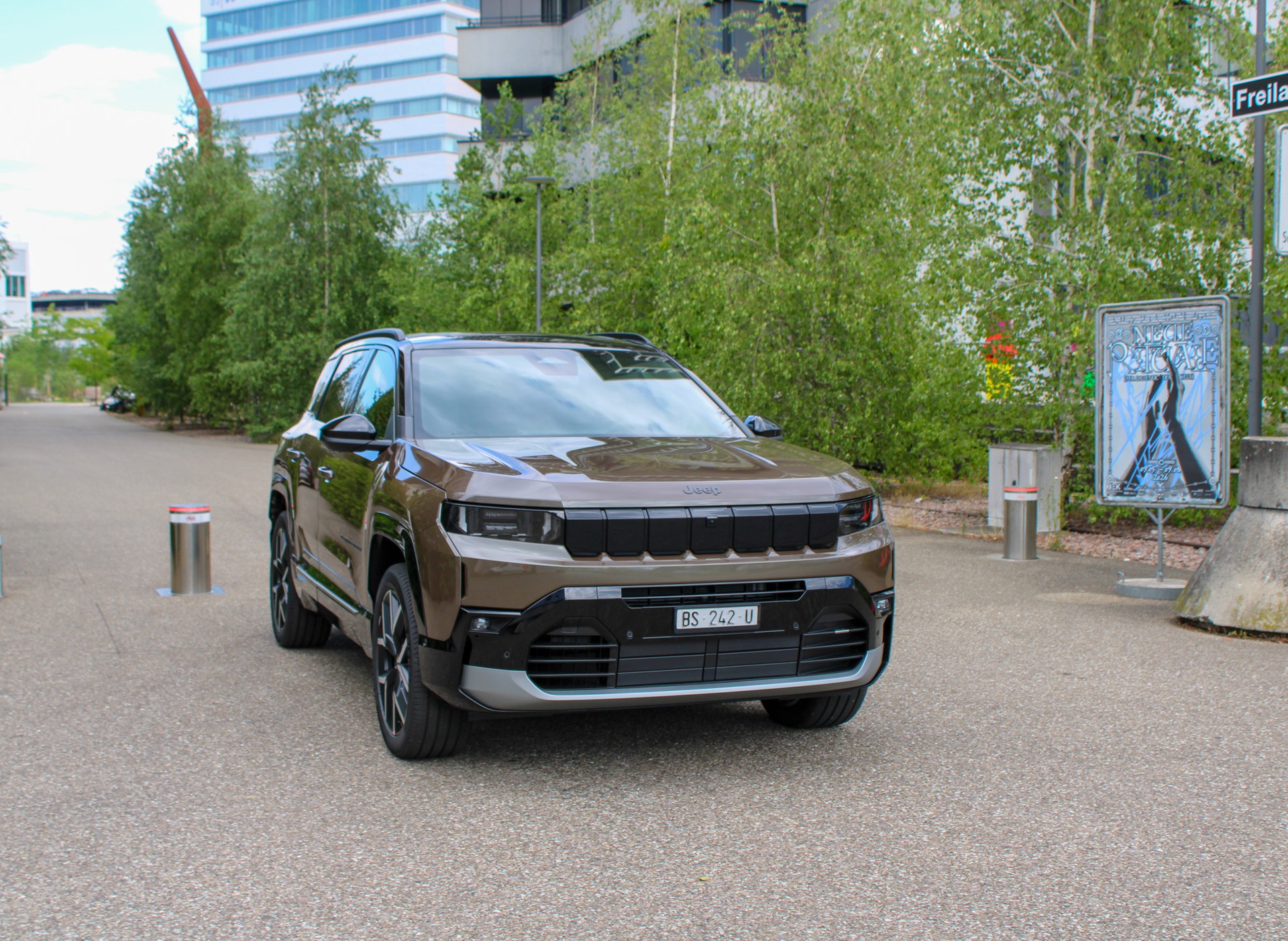 JEEP Compass 1.6 T PHEV Summit-image-2