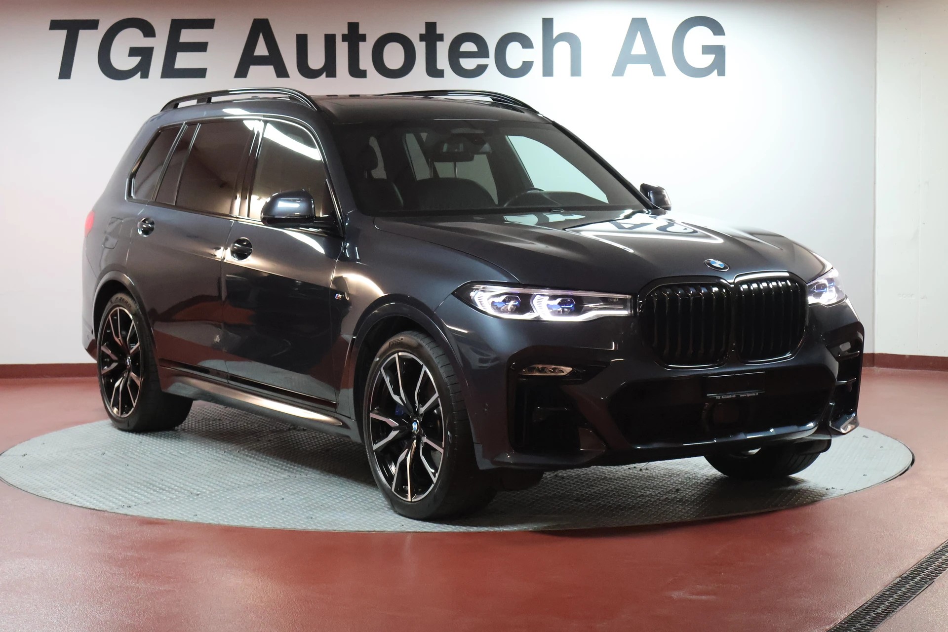 BMW X7 xDrive 48V 40d Steptronic M Sportpaket-showroom-element-1