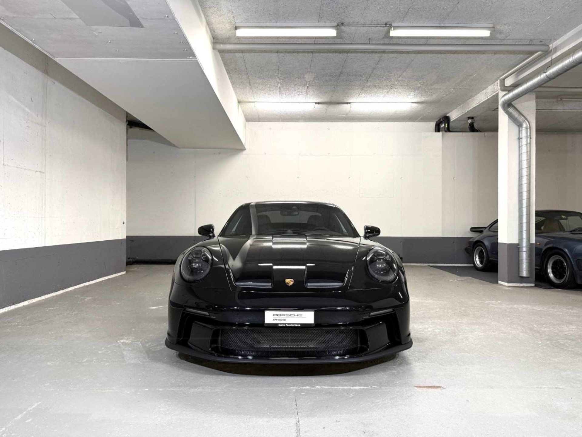 PORSCHE 911 GT3 avec Pack Touring-image-8