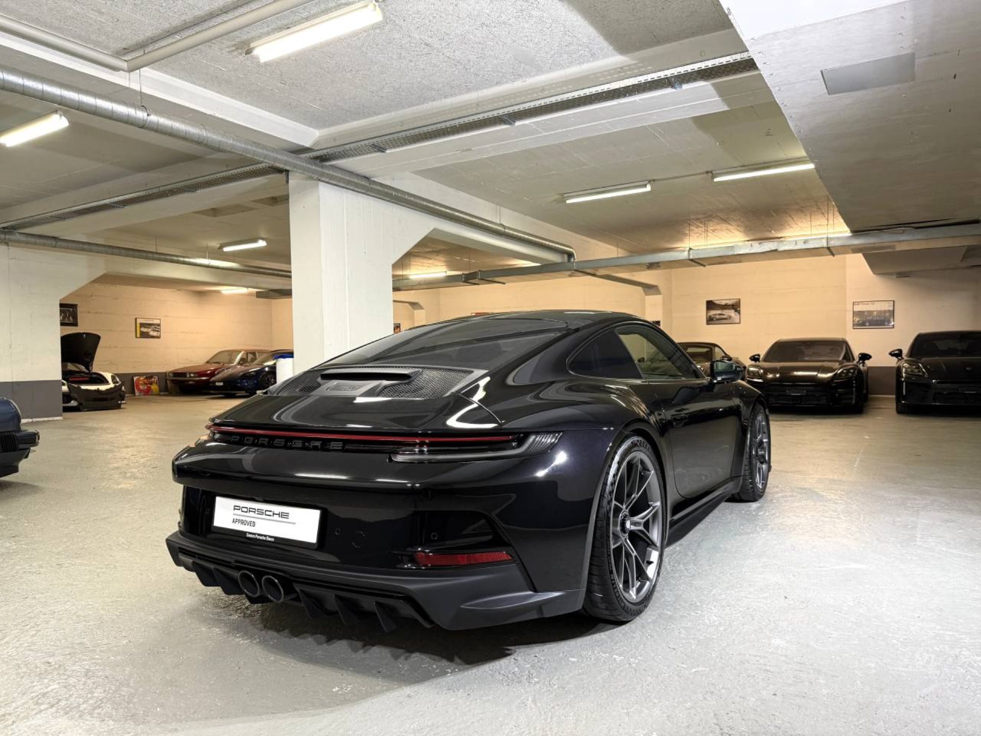 PORSCHE 911 GT3 avec Pack Touring-image-6