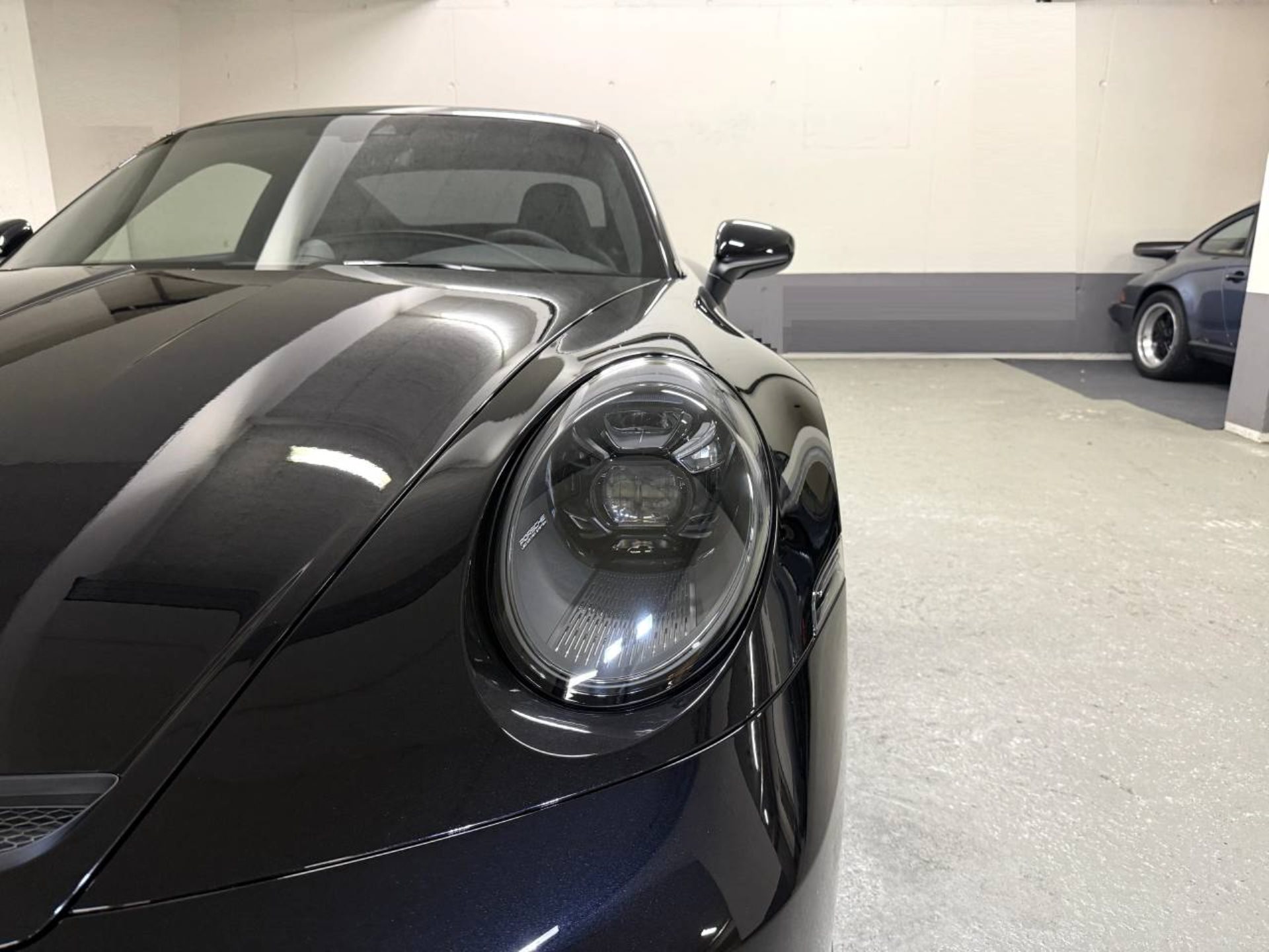 PORSCHE 911 GT3 avec Pack Touring-image-19