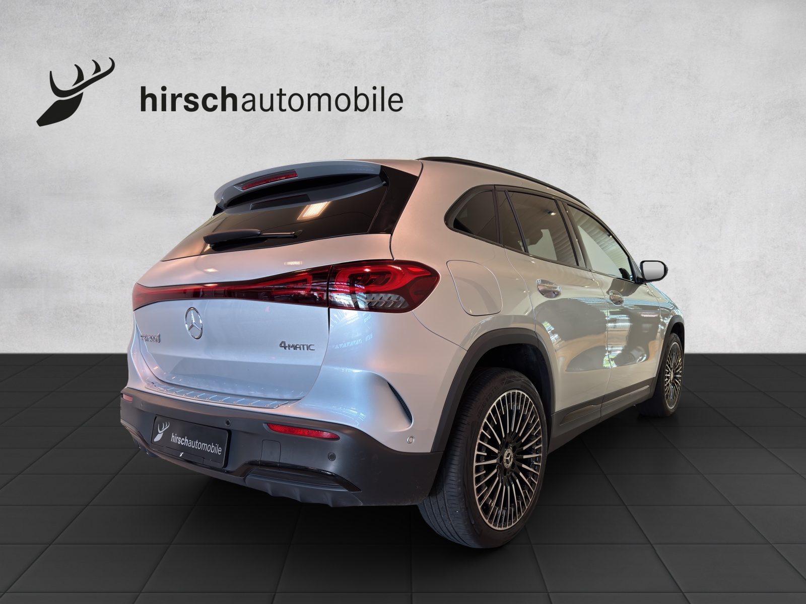 MERCEDES-BENZ EQA 300 4Matic Swiss Star AMG Line-image-3