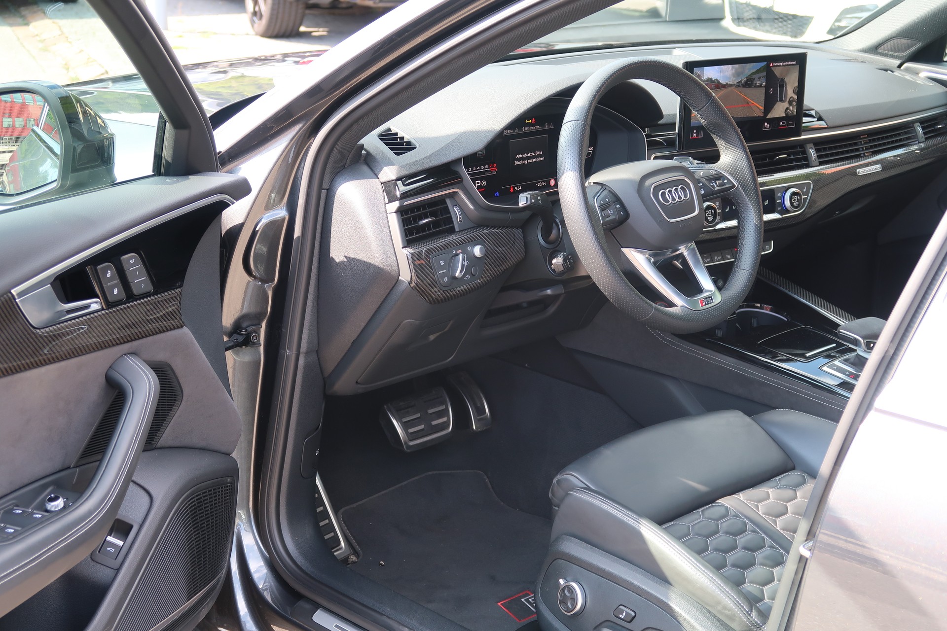 AUDI RS4 Avant quattro tiptronic-image-7