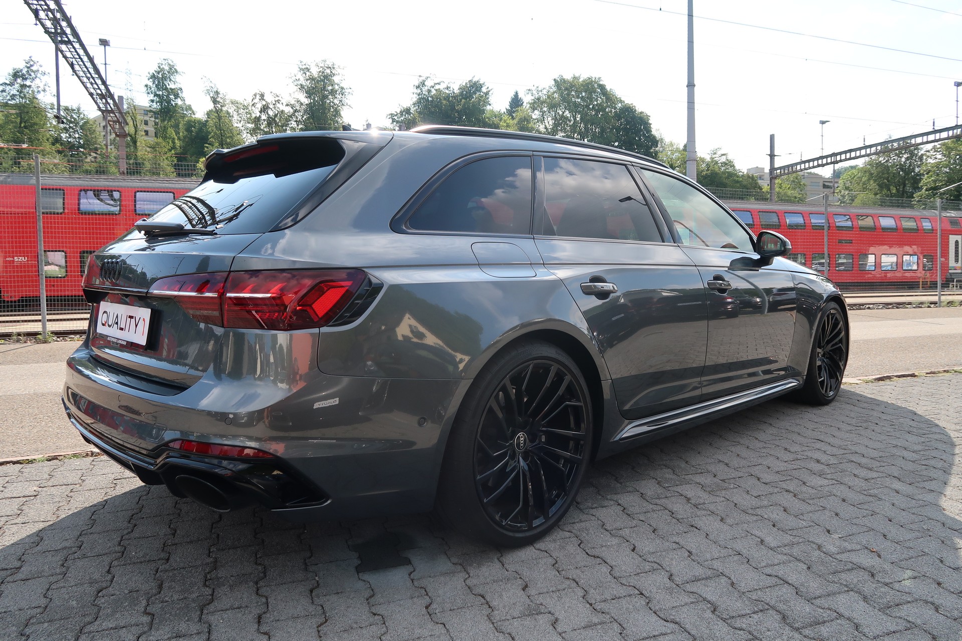 AUDI RS4 Avant quattro tiptronic-showroom-element-3