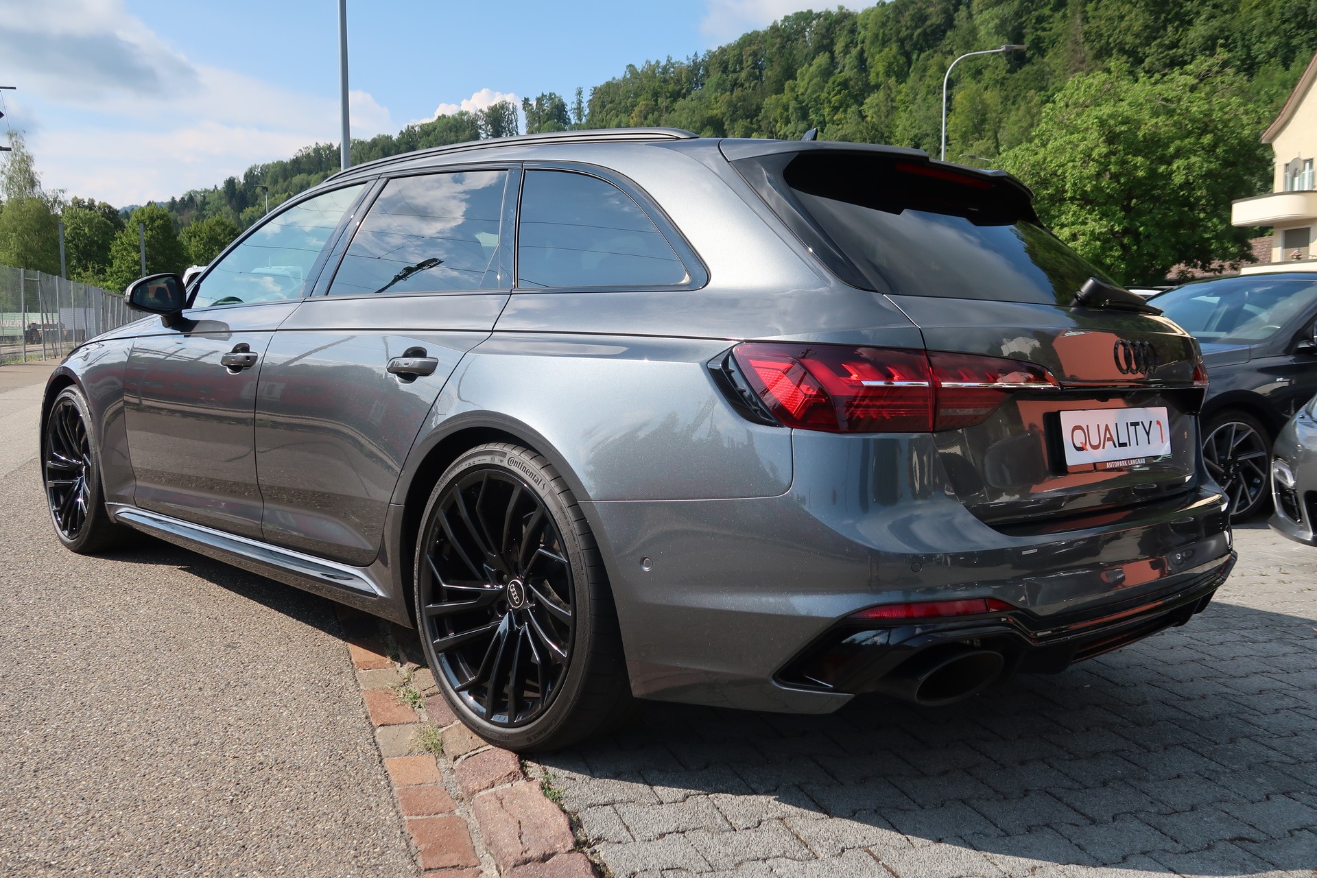 AUDI RS4 Avant quattro tiptronic-image-5