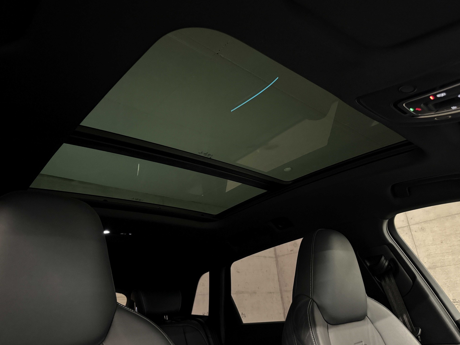 AUDI e-tron S quattro-image-9