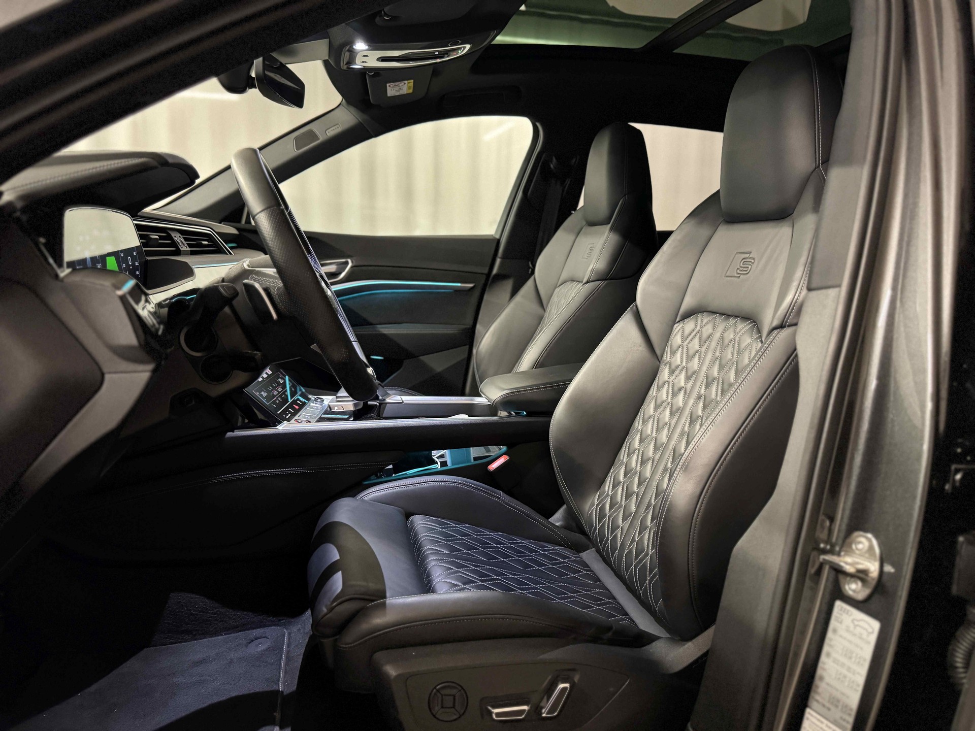 AUDI e-tron S quattro-image-4