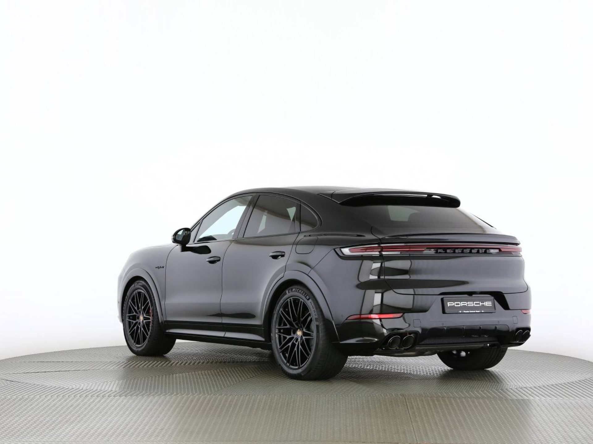 PORSCHE Cayenne S E-Hybrid Coupé Black Edition-image-19