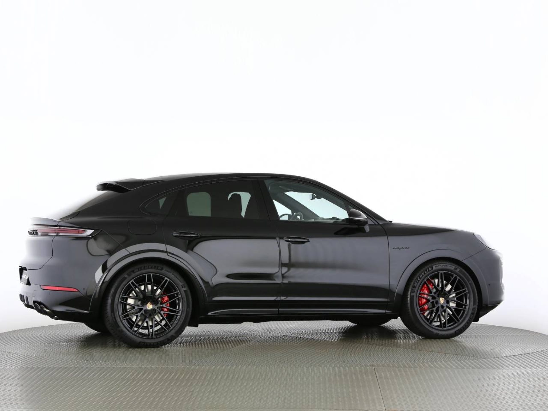 PORSCHE Cayenne S E-Hybrid Coupé Black Edition-image-24