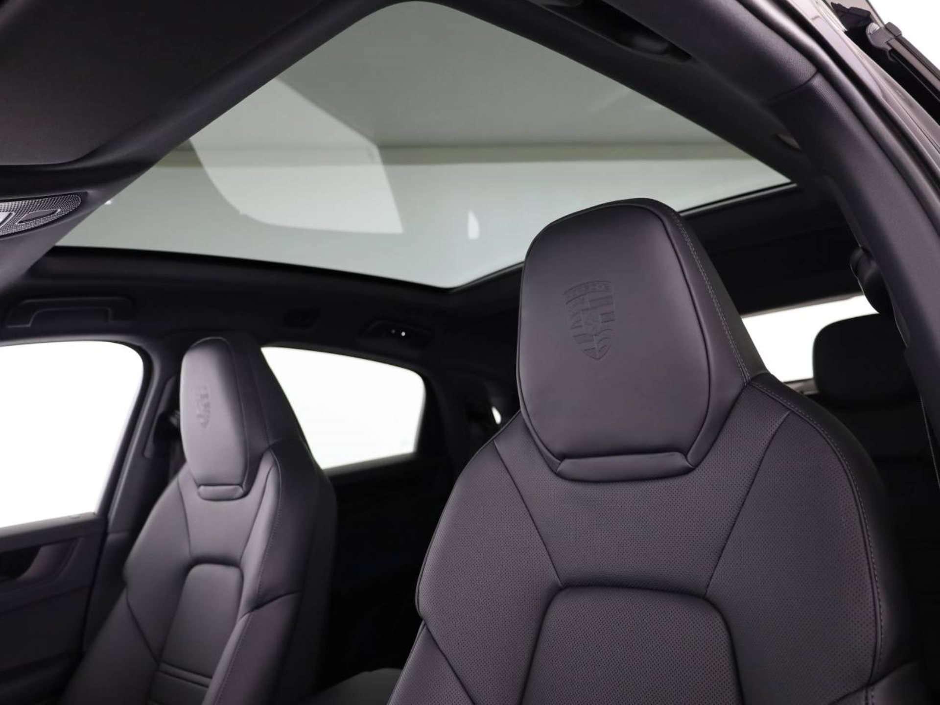 PORSCHE Cayenne S E-Hybrid Coupé Black Edition-image-4